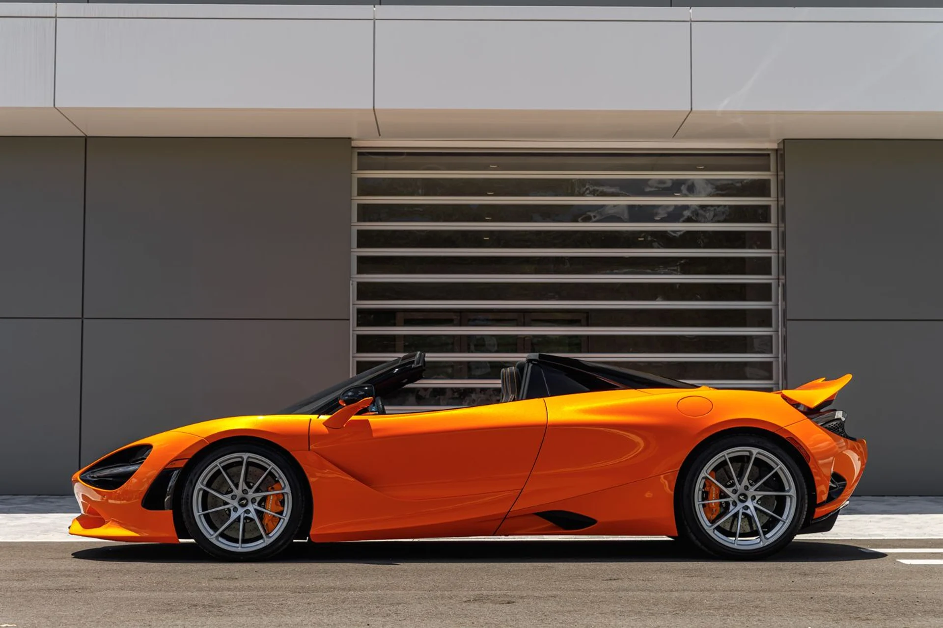 mph012_627835066_Used_2024_Mc_Laren_750_S_Spider_f2a813e610