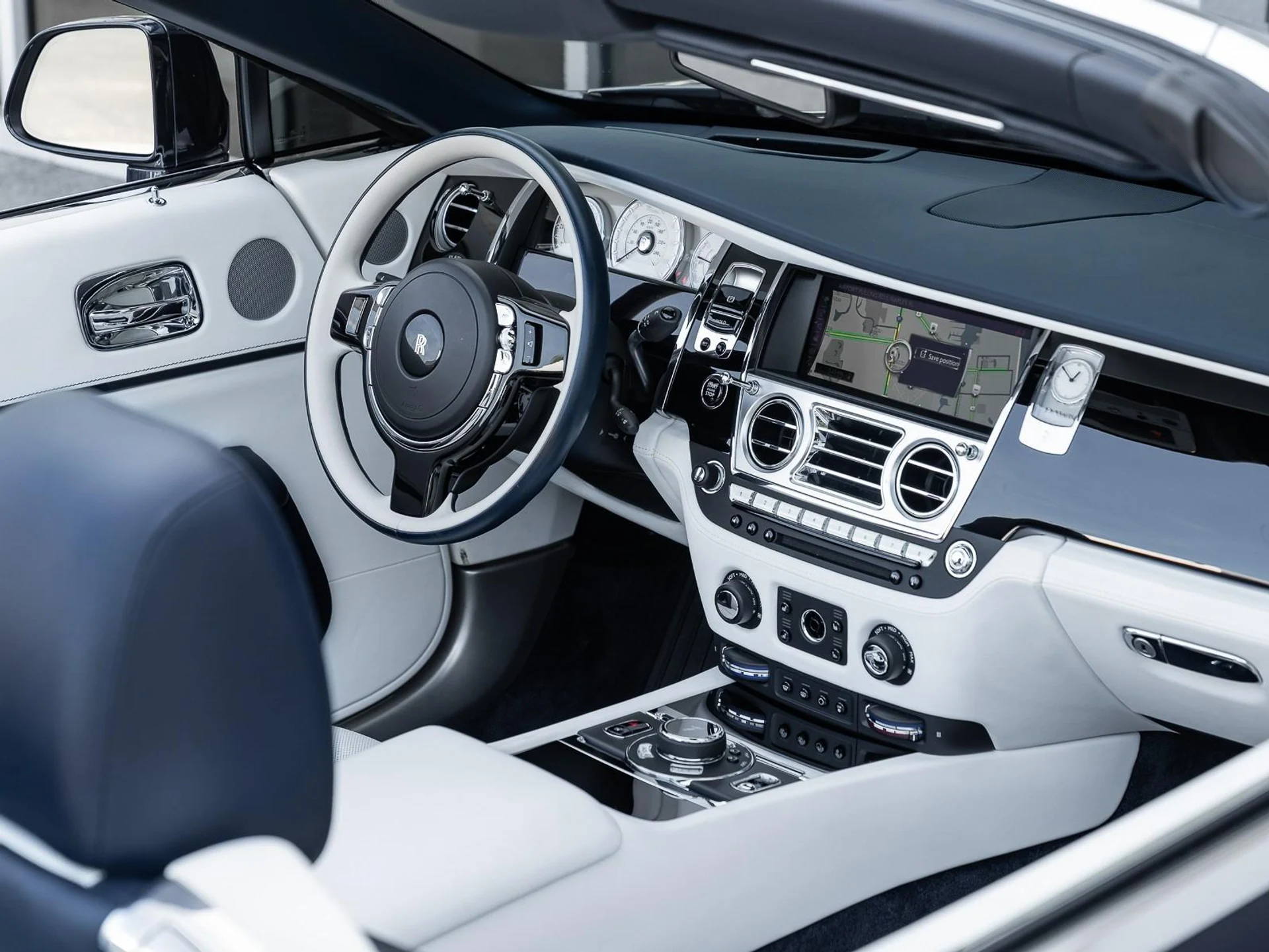 mph012_632082990_Used_2018_Rolls_Royce_Dawn_Convertible_1764360428_f57e9aaeed