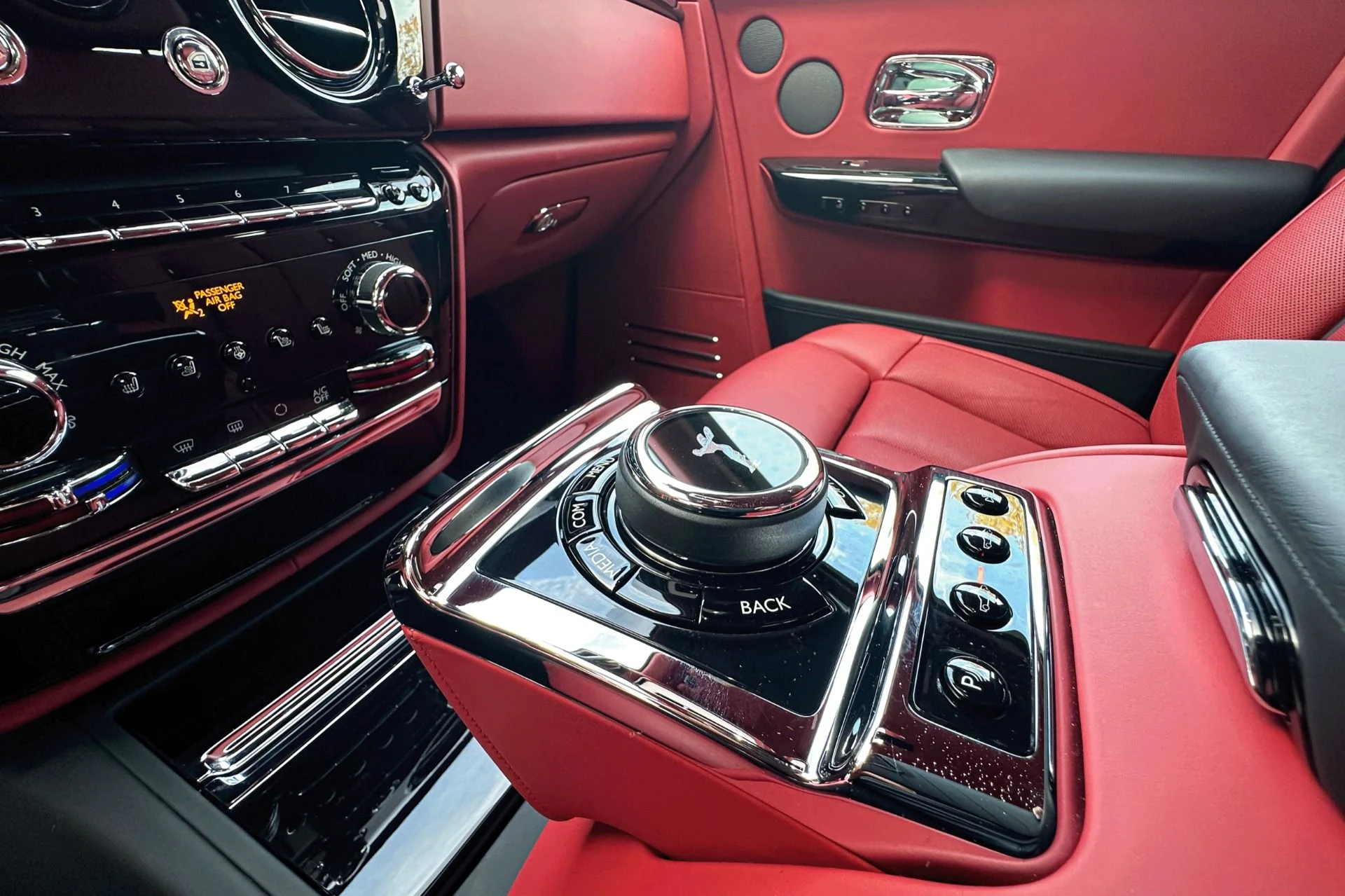 mph012_633226407_Used_2022_Rolls_Royce_Phantom_EWB_1762892452_e1dbc903d7