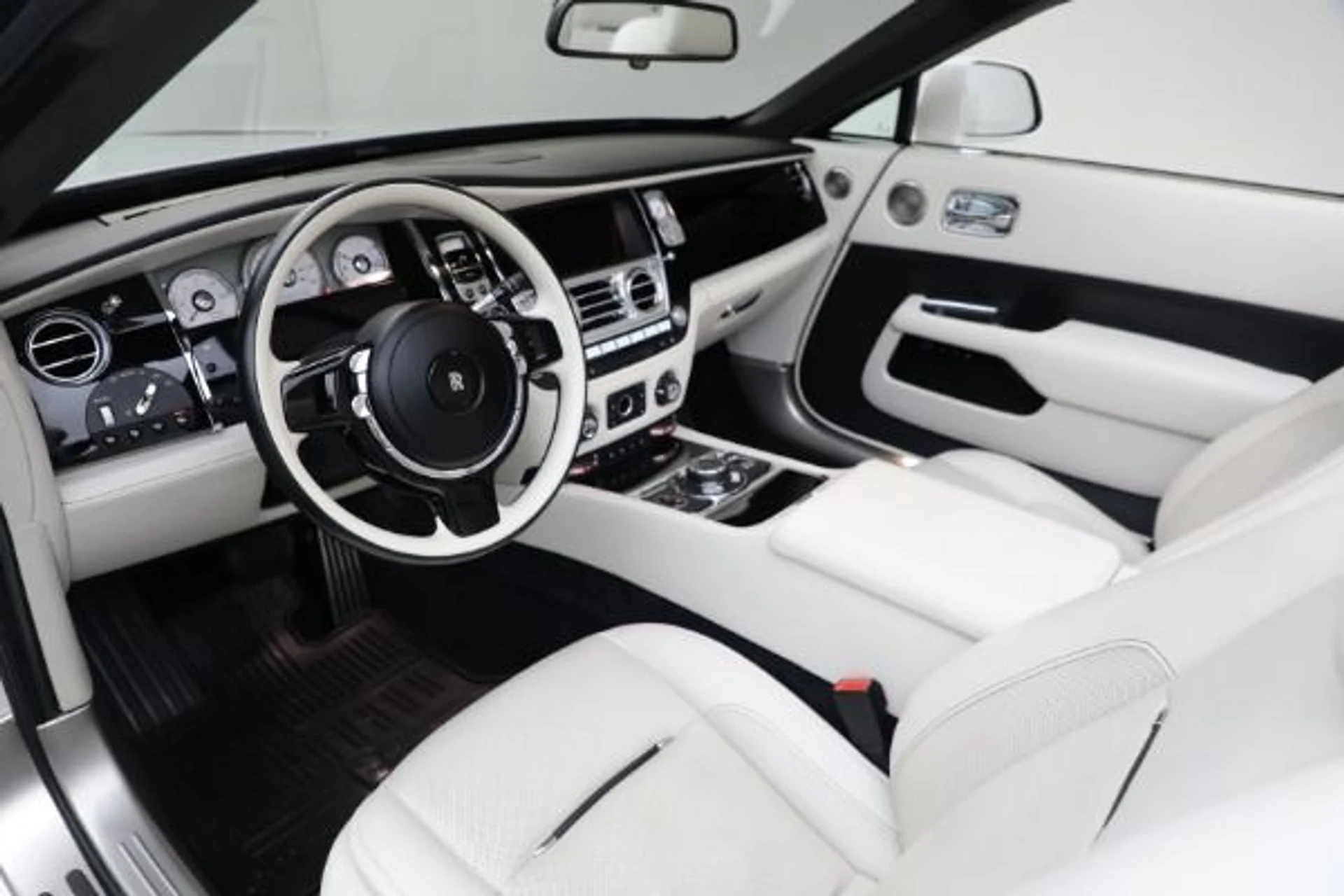 mph012_635301605_Used_2019_Rolls_Royce_Dawn_c7c86bc044