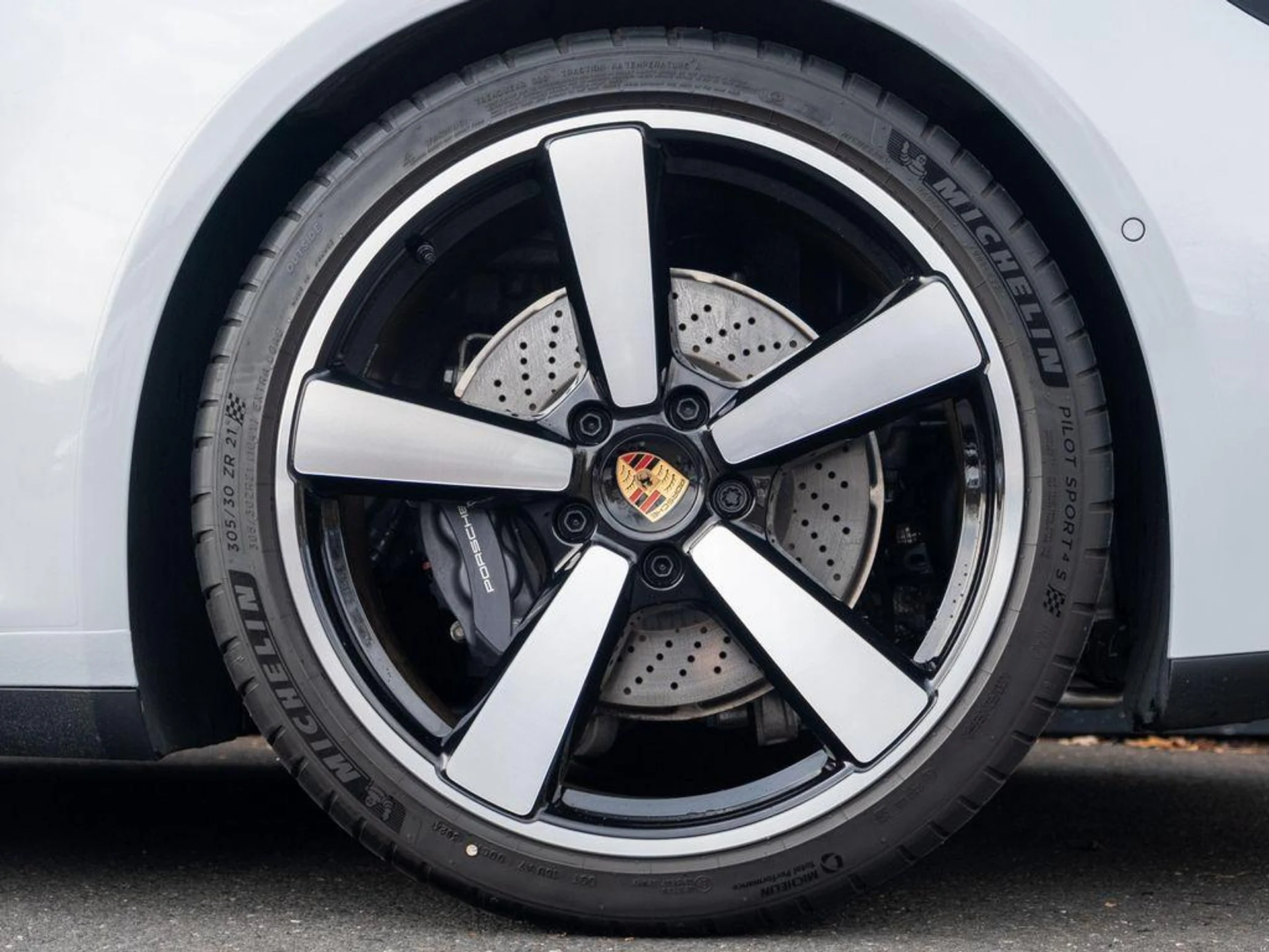 mph012_637784247_b_Qy3_Kr_MY_0vl9_VF_Bh_n49_Lkyp58_22674b5233