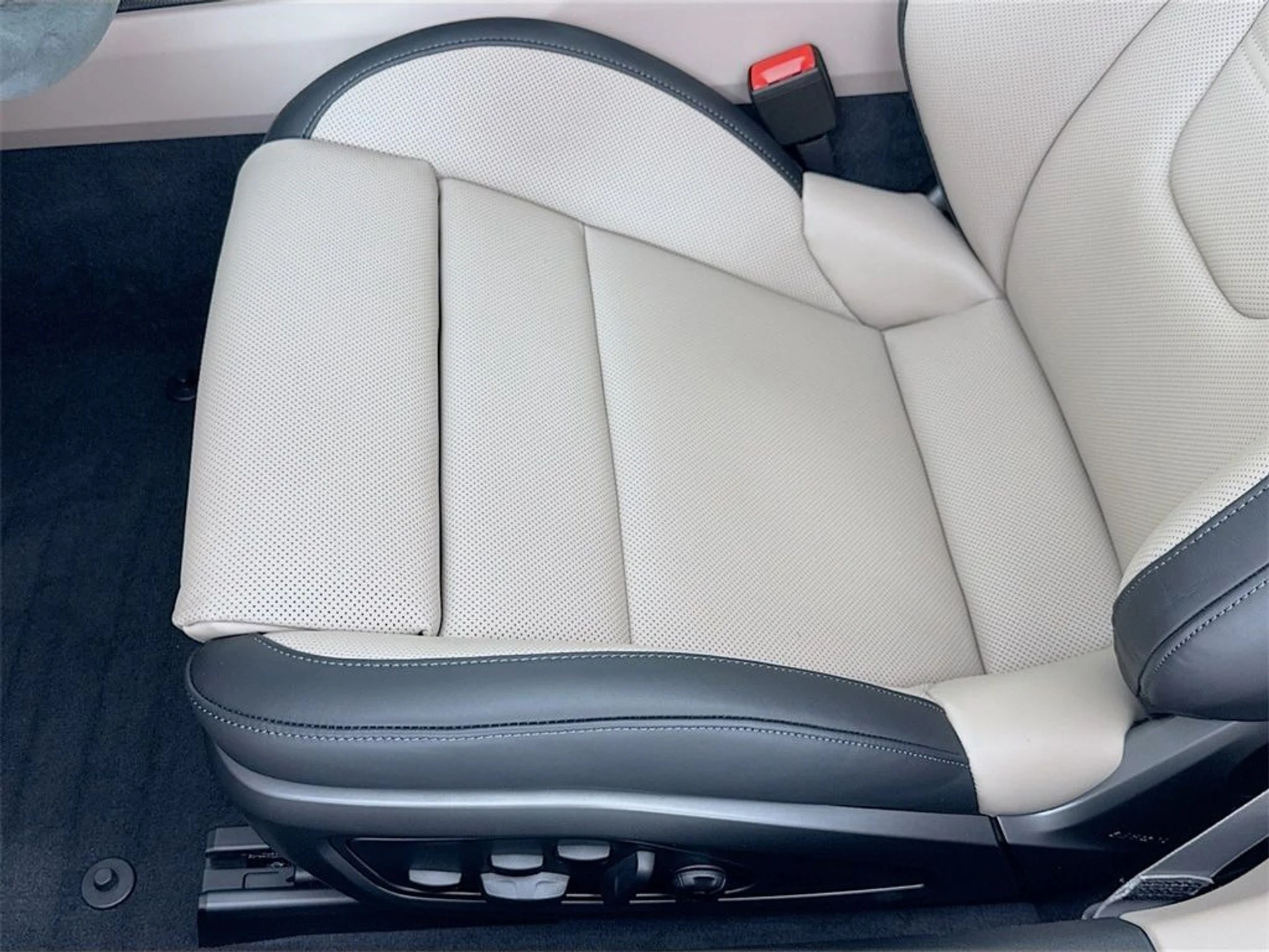 mph012_638925405_1a1fca936abd1756ca4a7749ca55aa07x_8935e44d60