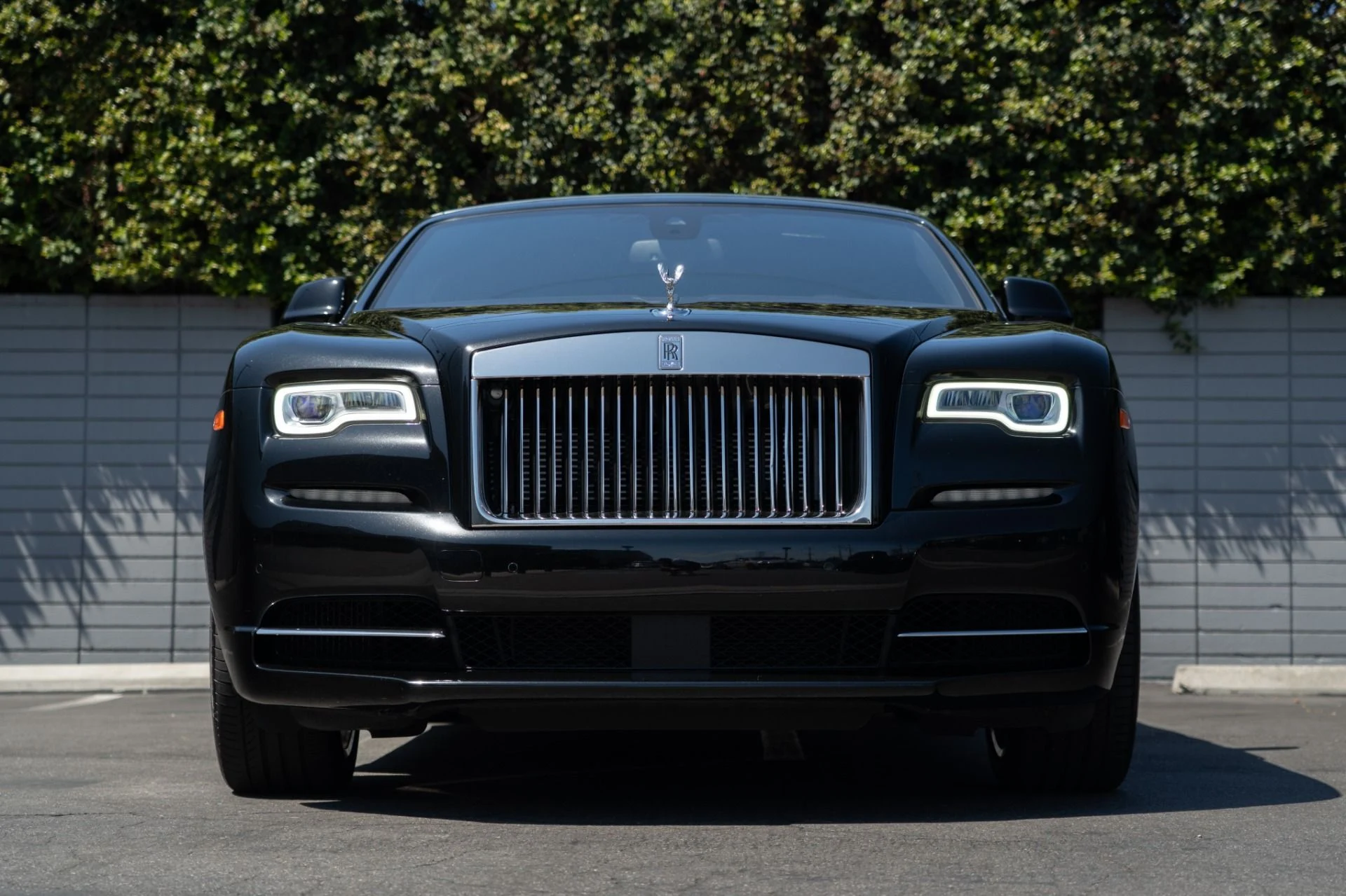 mph012_640907361_Used_2017_Rolls_Royce_Dawn_1757545595_439b428e65