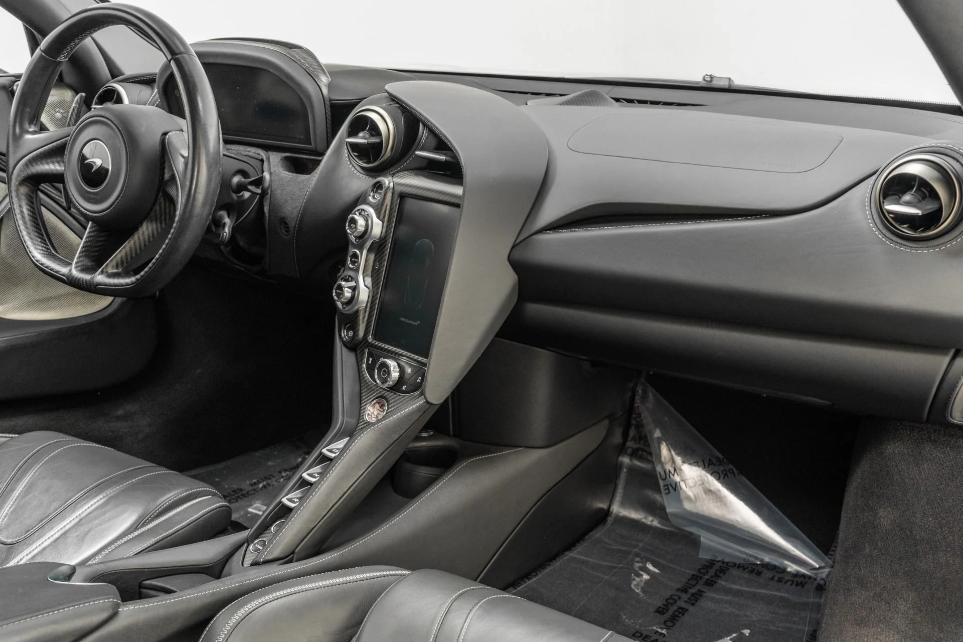 mph012_650926597_Used_2019_Mc_Laren_720_S_Luxury_MSO_paint_color_Gorilla_Glass_Roof_Carbon_Packs_1_and_2_1765568029_b4ad415985