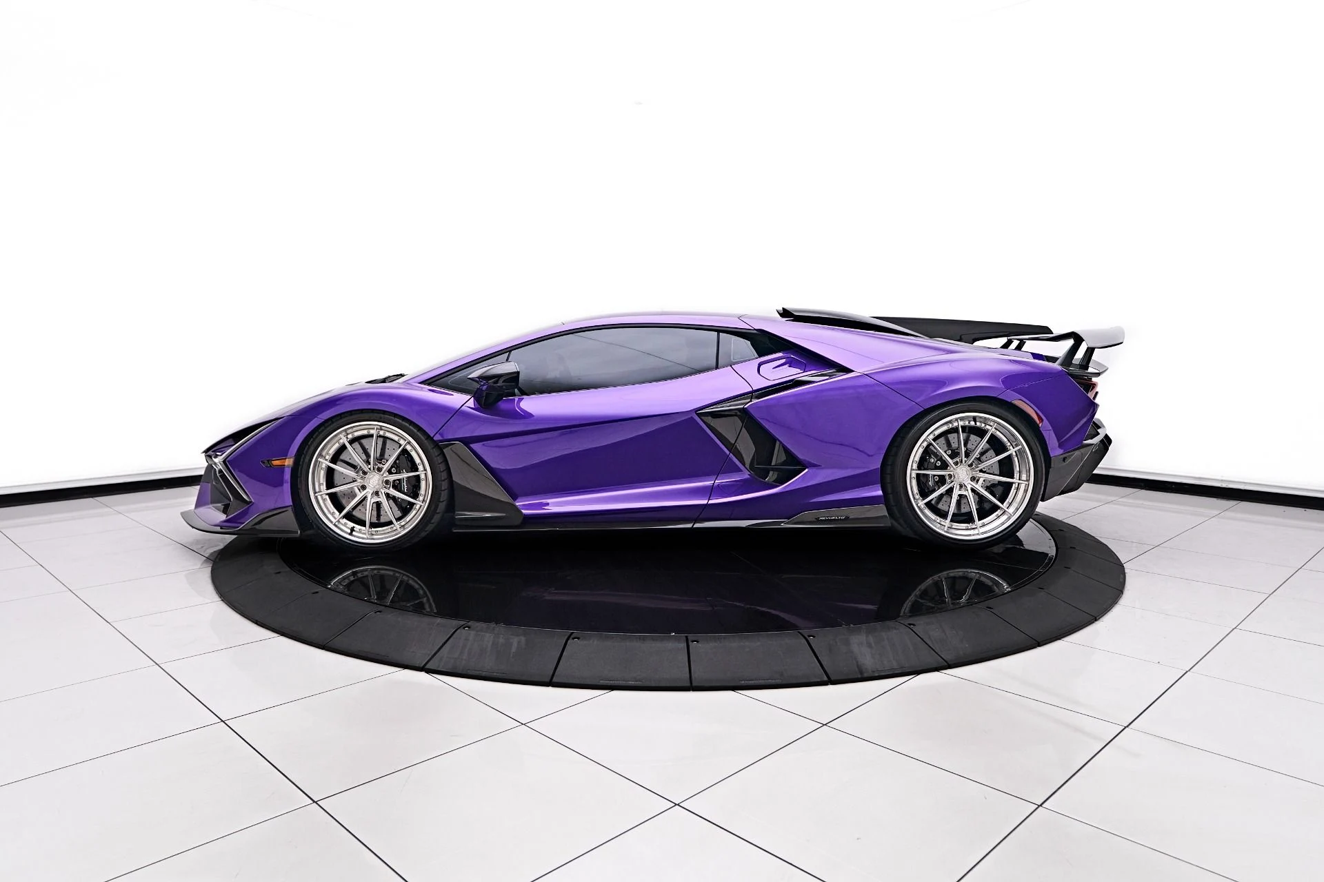 mph012_660929080_Used_2024_Lamborghini_Revuelto_Base_1756862217_0d3d7f54d4