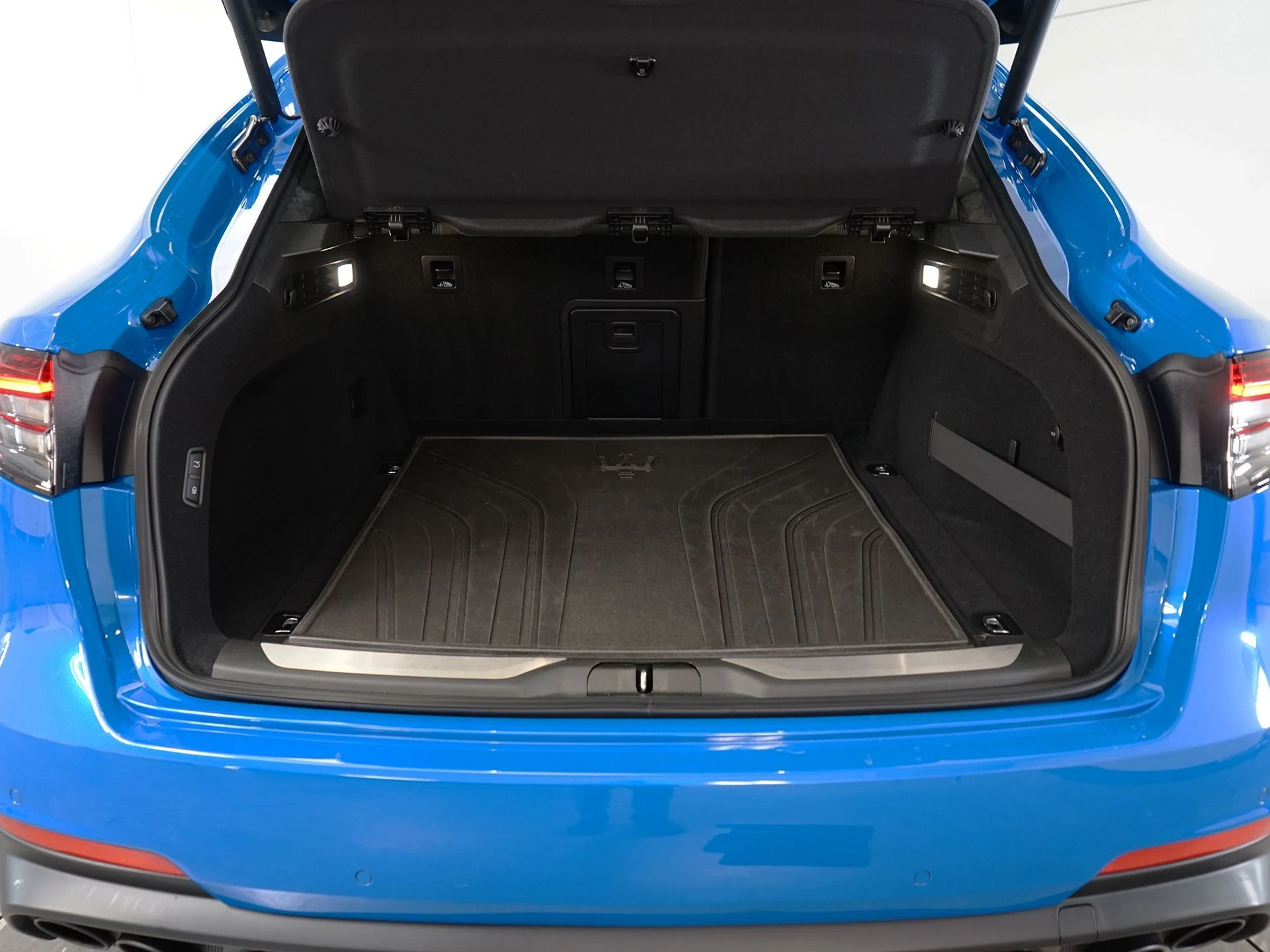 mph012_662231645_de0dfa9c6f071afbe20a2914d8701d31x_812048a9e5