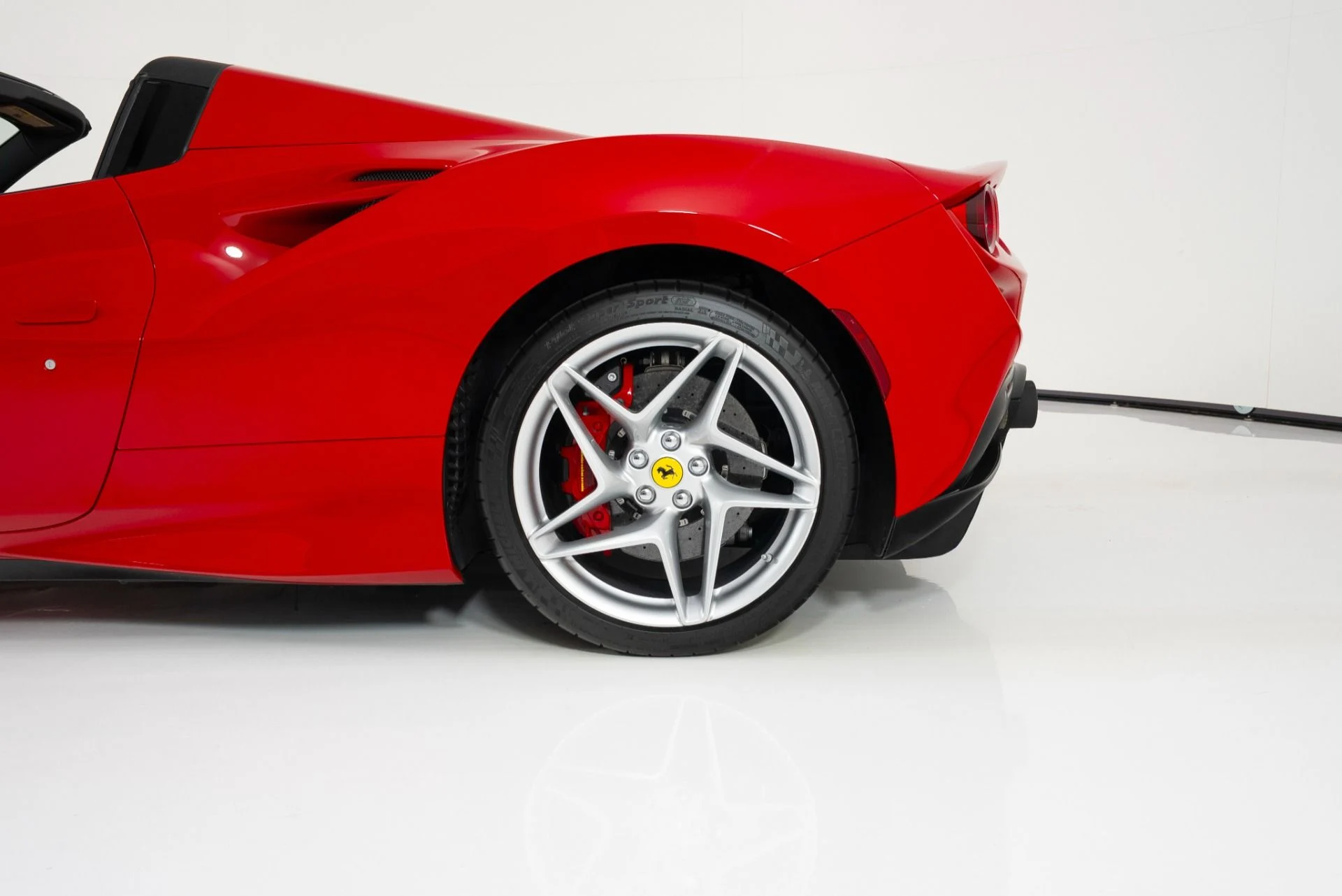 mph012_669979521_Used_2021_Ferrari_F8_Spider_1757957109_bf39abb487