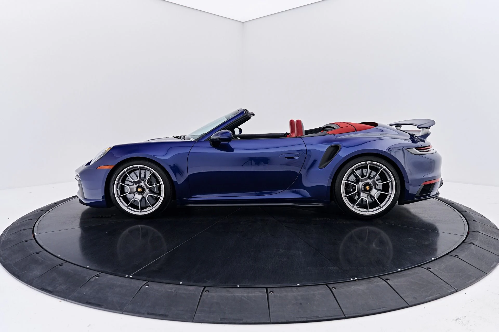 mph012_670899094_Used_2024_Porsche_911_Turbo_S_1790299320_51af5397ed