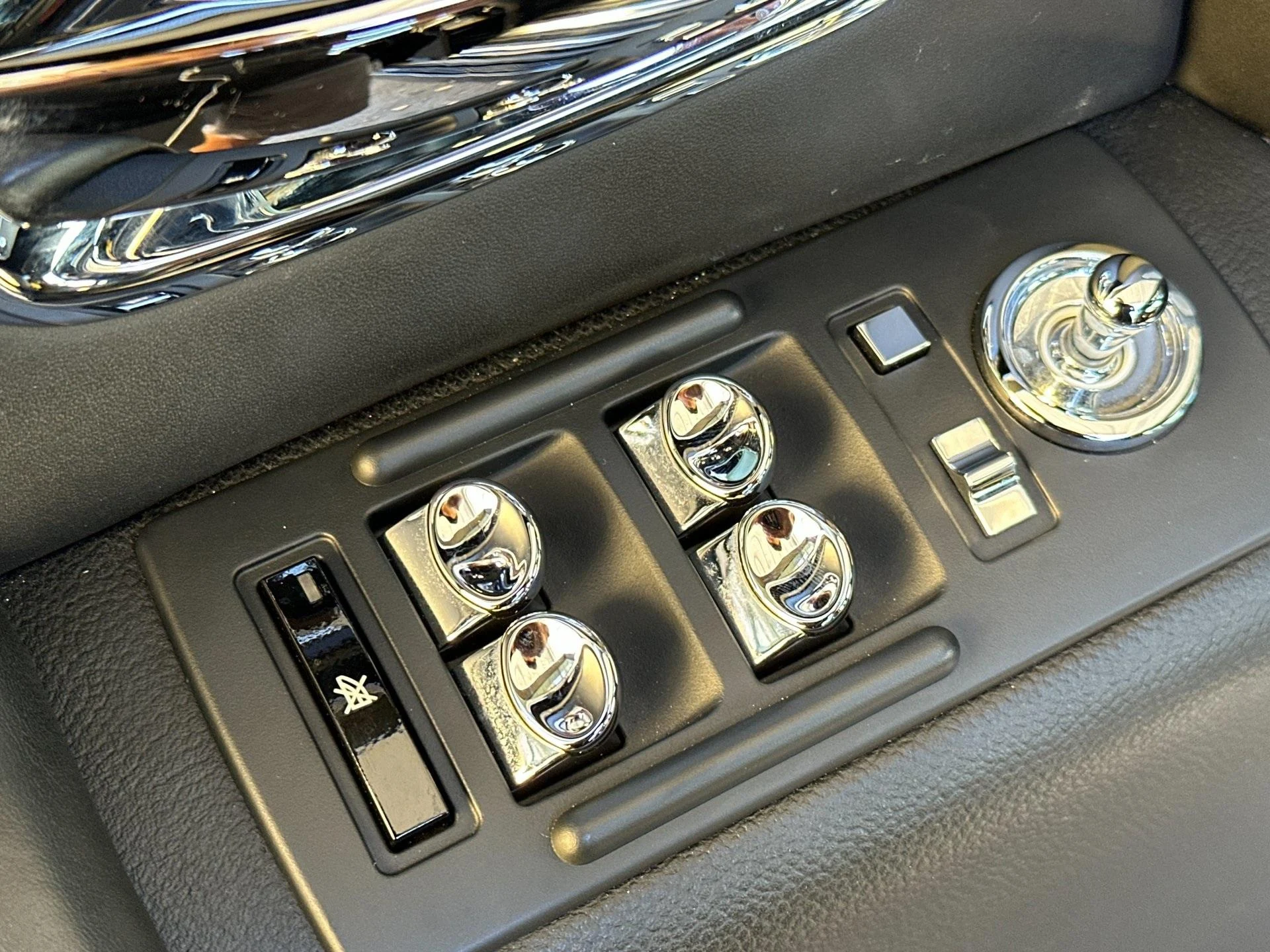mph012_678494979_Used_2008_Rolls_Royce_Phantom_Series_I_1751459100_ea912e862b