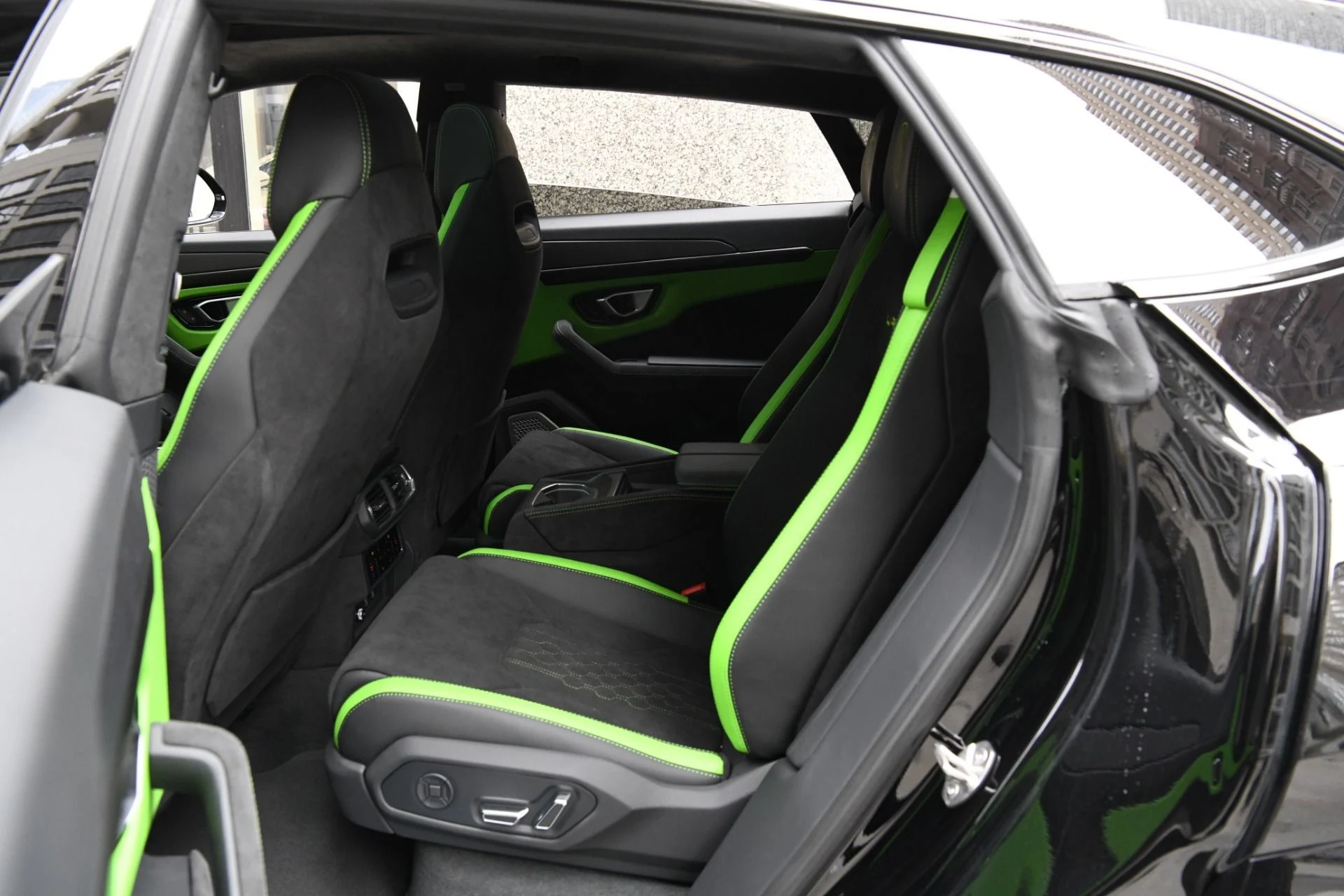 mph012_699847367_Used_2024_Lamborghini_Urus_S_1753296276_bc561209cb