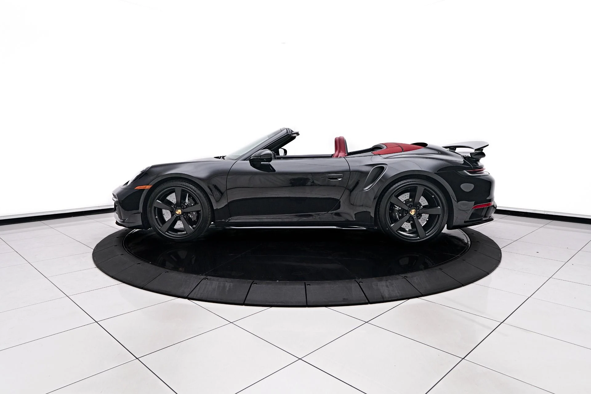 mph012_705939825_Used_2024_Porsche_911_Turbo_S_1758674553_ca49eb2097