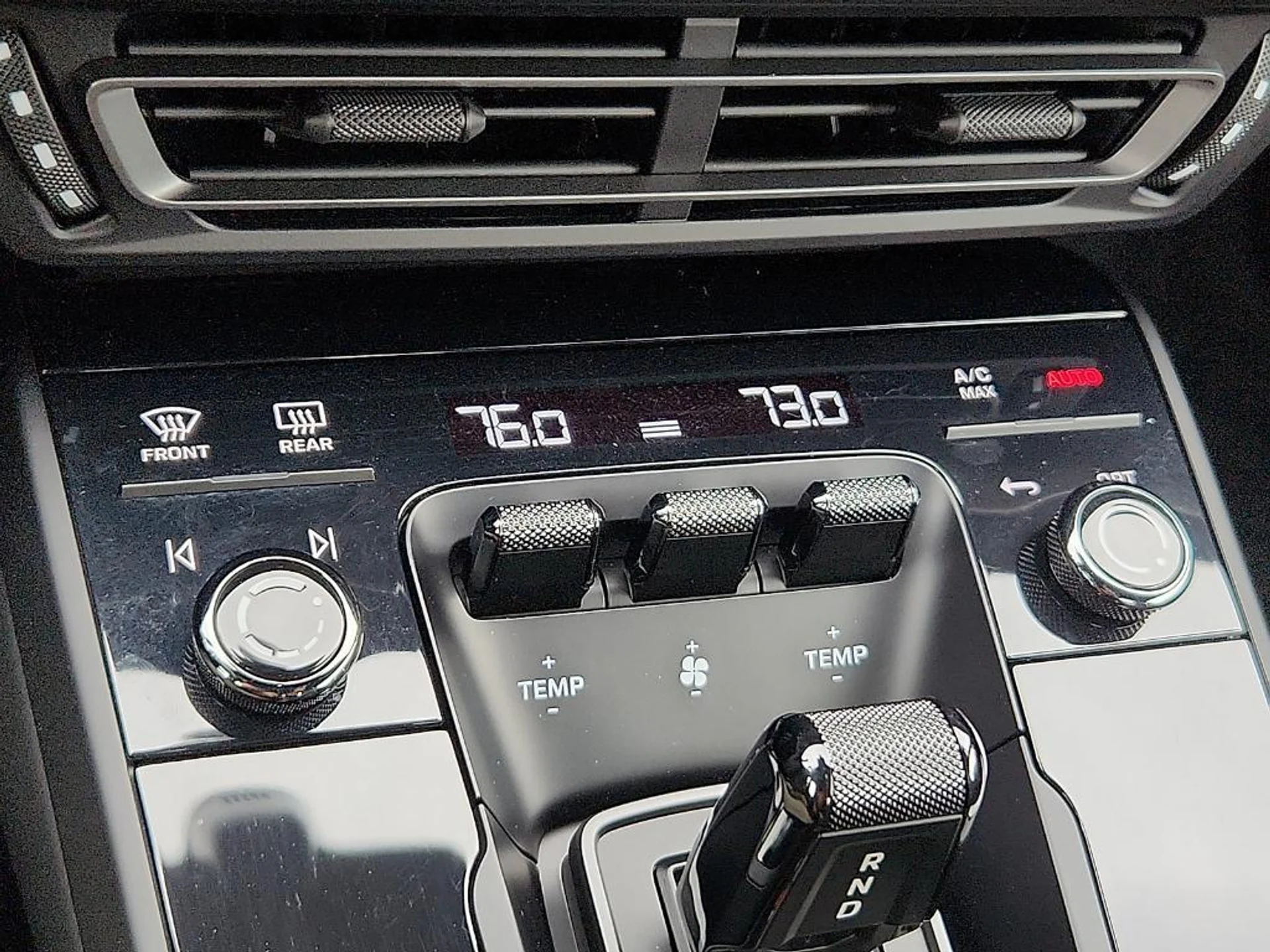 mph012_71060325_Lz_Yx_b_LUEO_Ah_Aif_S_Dt_Bred_Clo_E_43f526a96a