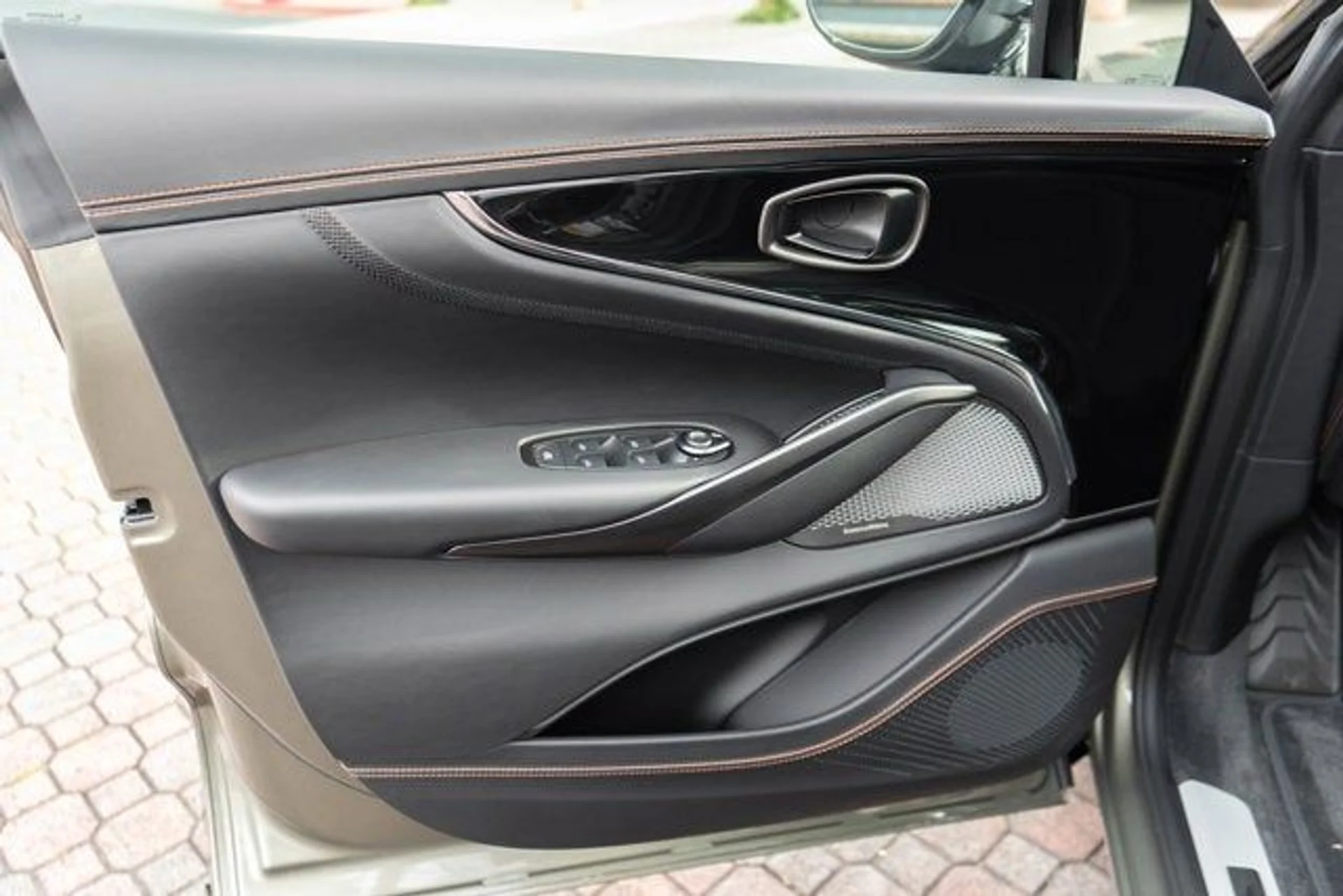 mph012_724796602_13_b7a8458ebe