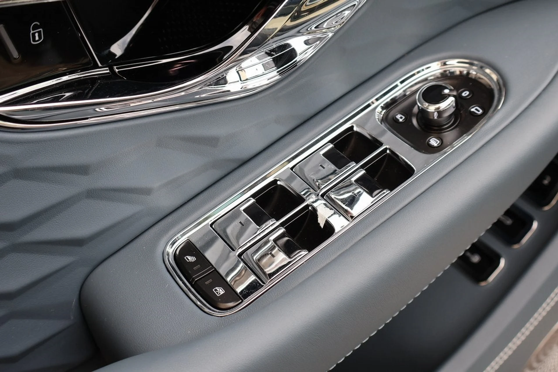 mph012_725923280_13_e2605b91c4