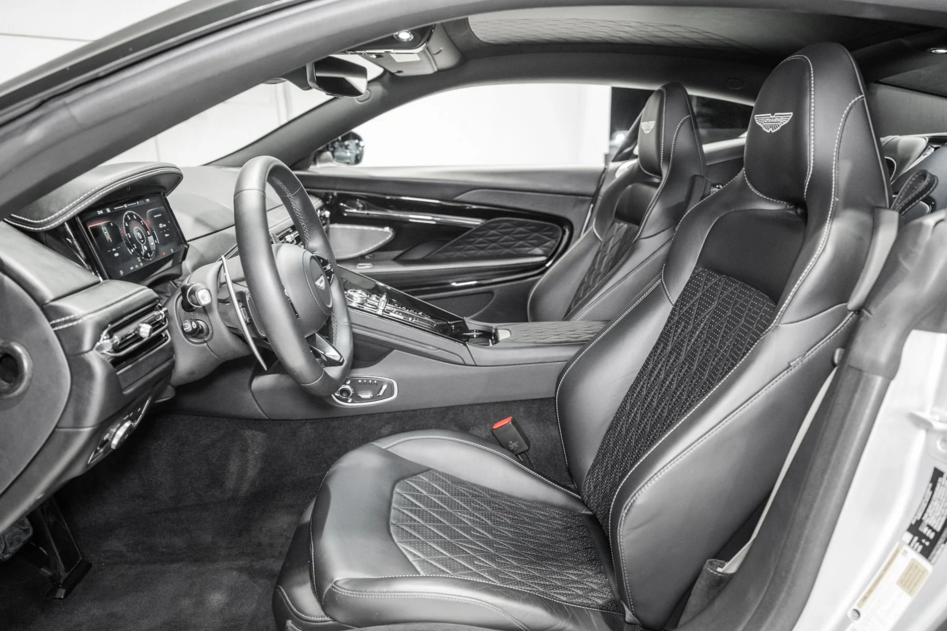 mph012_735408210_Used_2024_Aston_Martin_DB_12_V8_1773165102_eba2e3769f