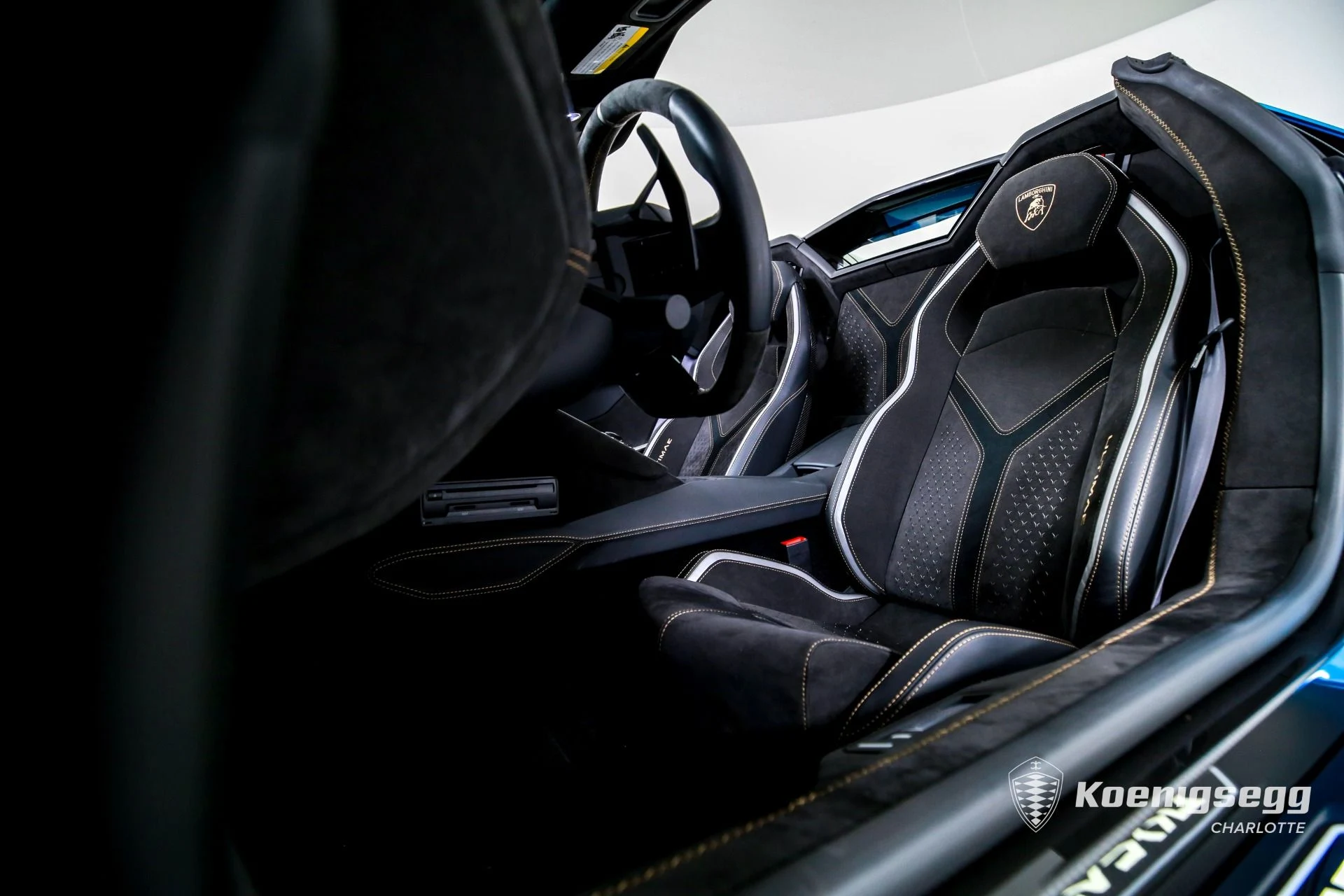 mph012_7377646_Used_2022_Lamborghini_Aventador_LP_780_4_Ultimae_1774640030_db6de3d5b2