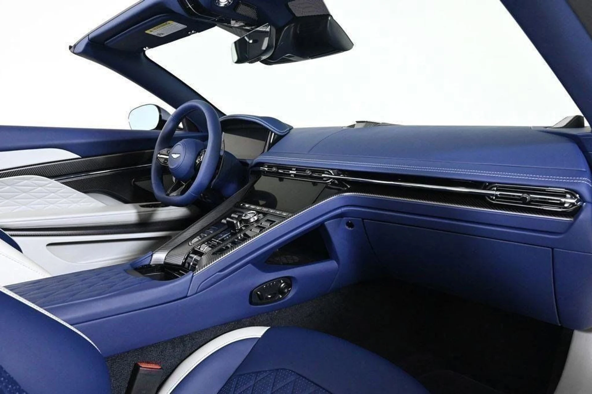 mph012_73827720_new_2025_aston_martin_db12_volante_11350_22854664_12_1024_96d307d1ff