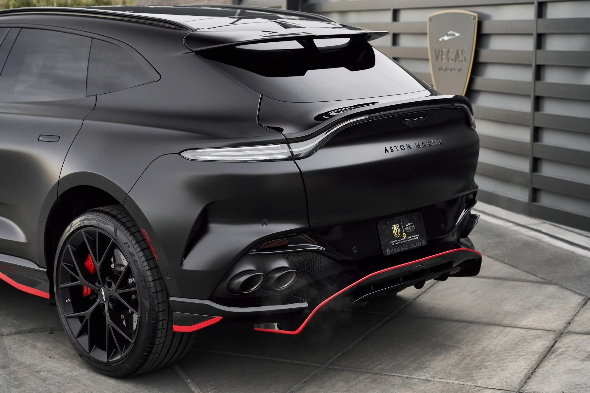 mph012_740140475_Used_2025_Aston_Martin_DBX_707_1766785288_f8c871e40a