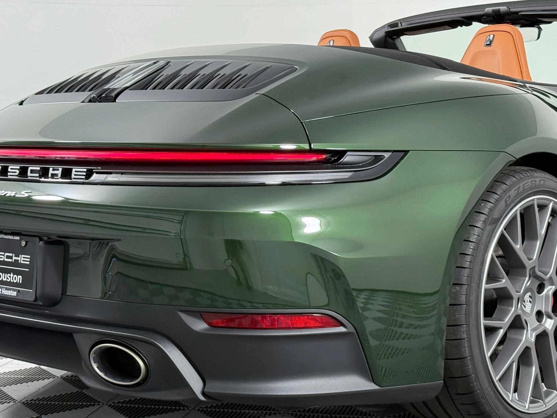 mph012_747611616_c8c5193b9151c2cdbf9a78de03753aa9x_e8d68d82dd