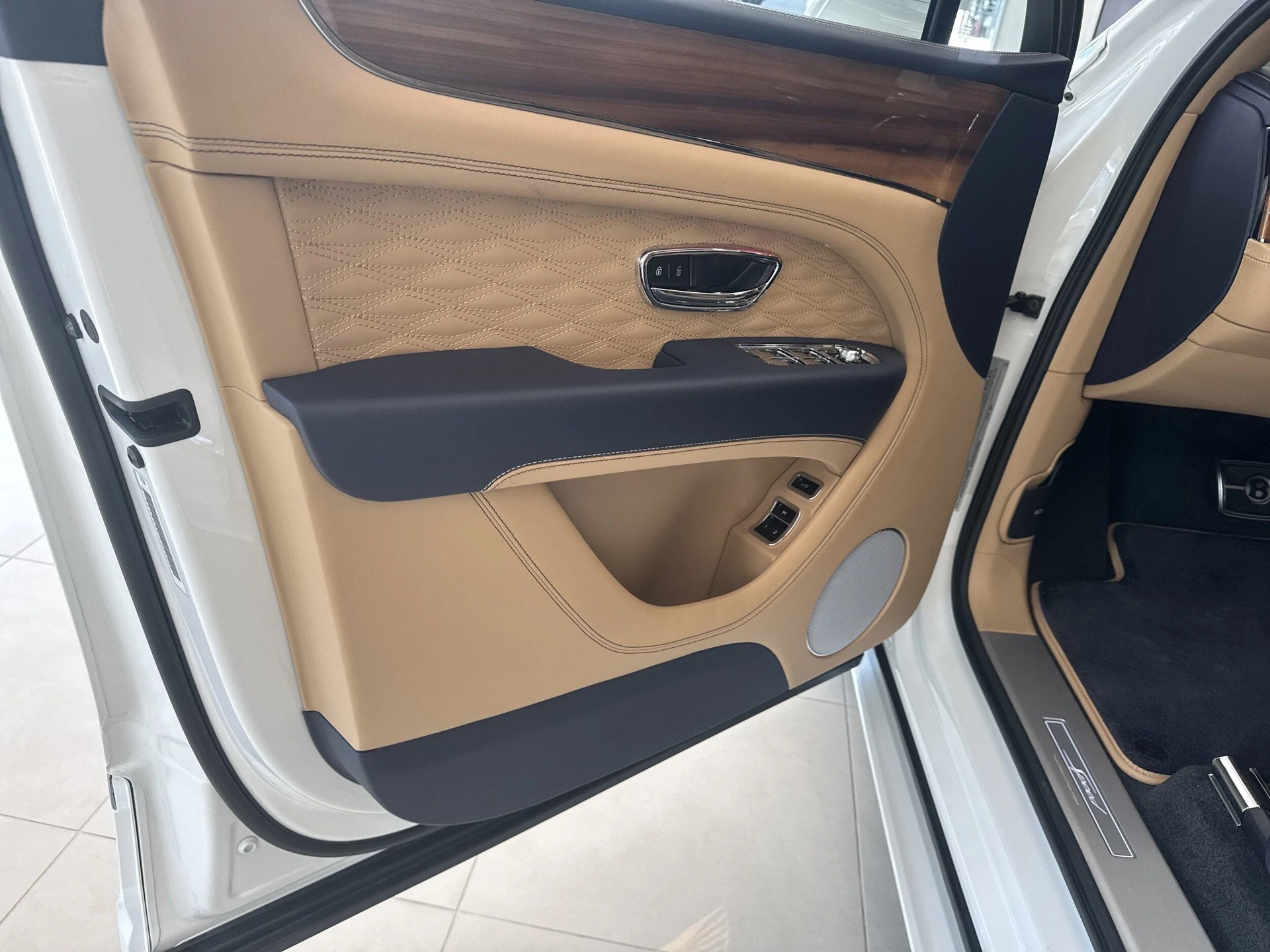 mph012_751070380_fb9831950e2a58abd6269b2f724fb119x_00107ae7a2