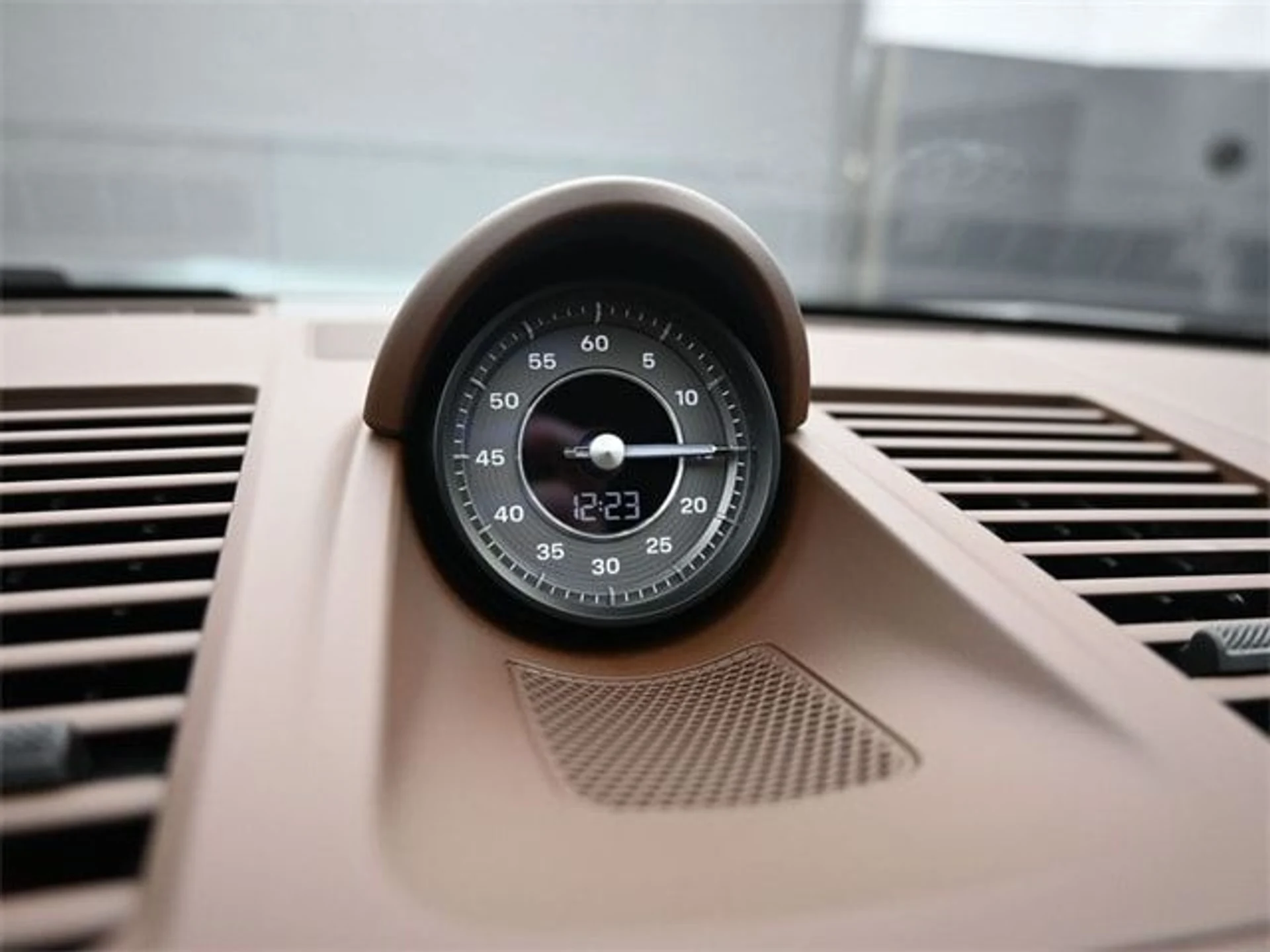 mph012_753461757_38bd0fdac20f1b5b52be7dbad0f7acf2x_31fc5e2a01