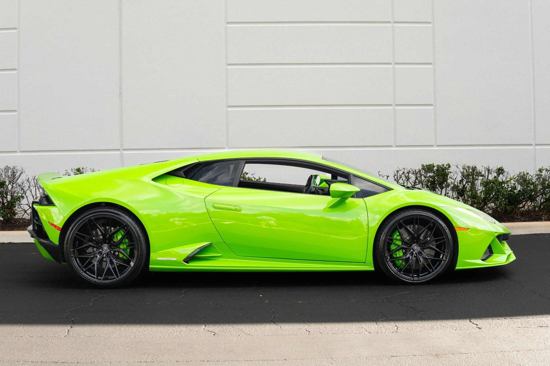 mph012_755172627_Used_2020_Lamborghini_Huracan_EVO_1770872075_329e9d84d9
