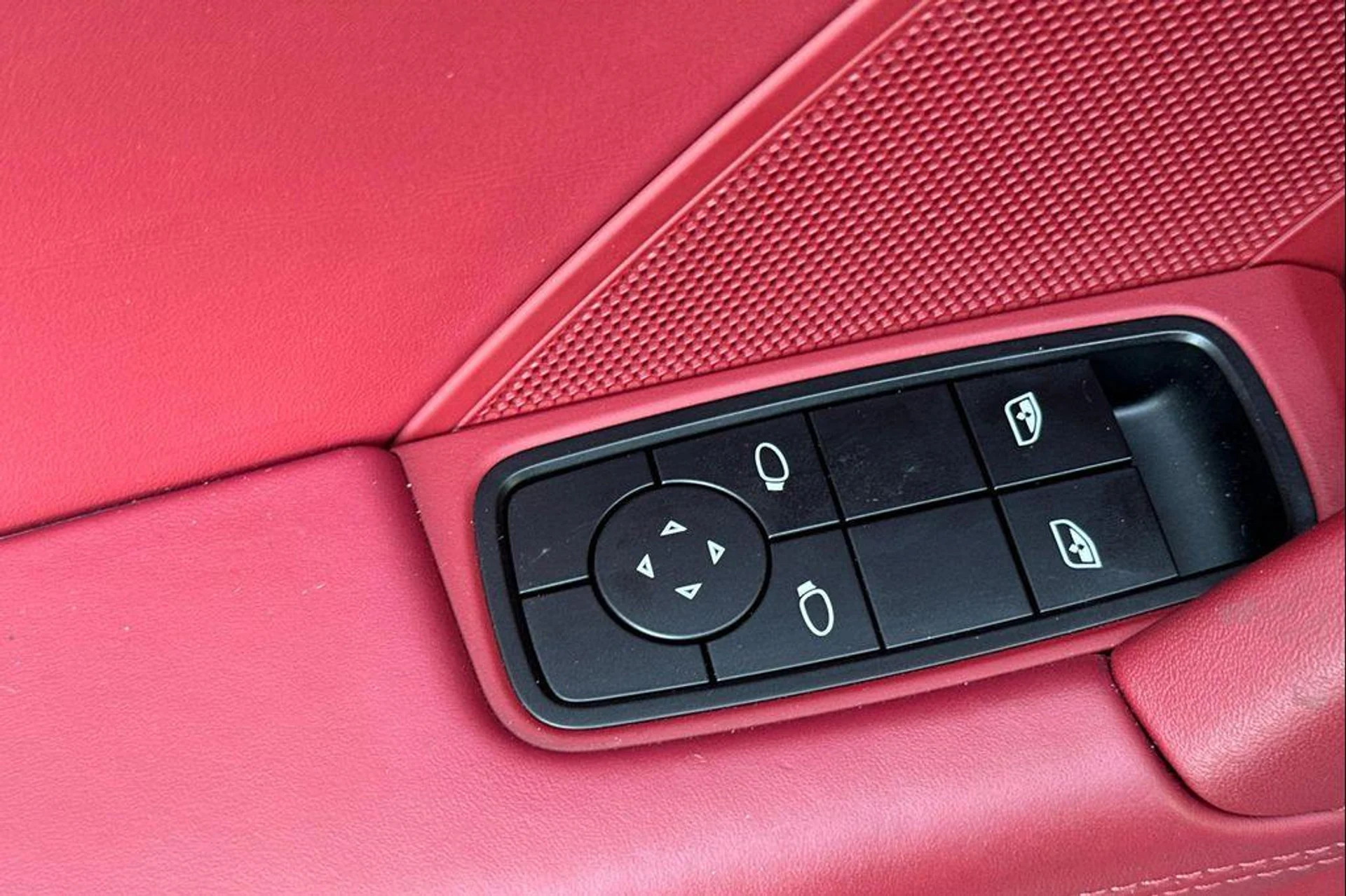 mph012_756129230_L9bfh_D7_EEODKD_Pzrcp_Jt3n_vtts_daa21d4a8d