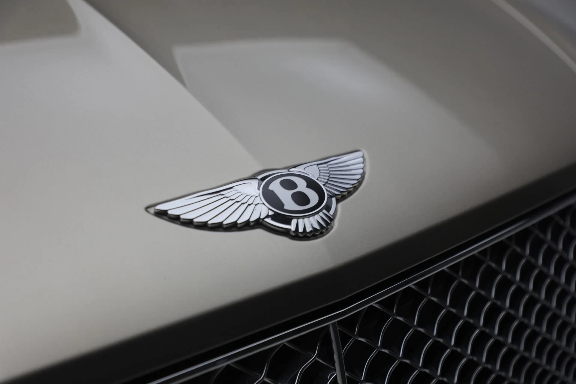 mph012_768264747_Used_2021_Bentley_Bentayga_V8_1780783508_6fede8eb1d
