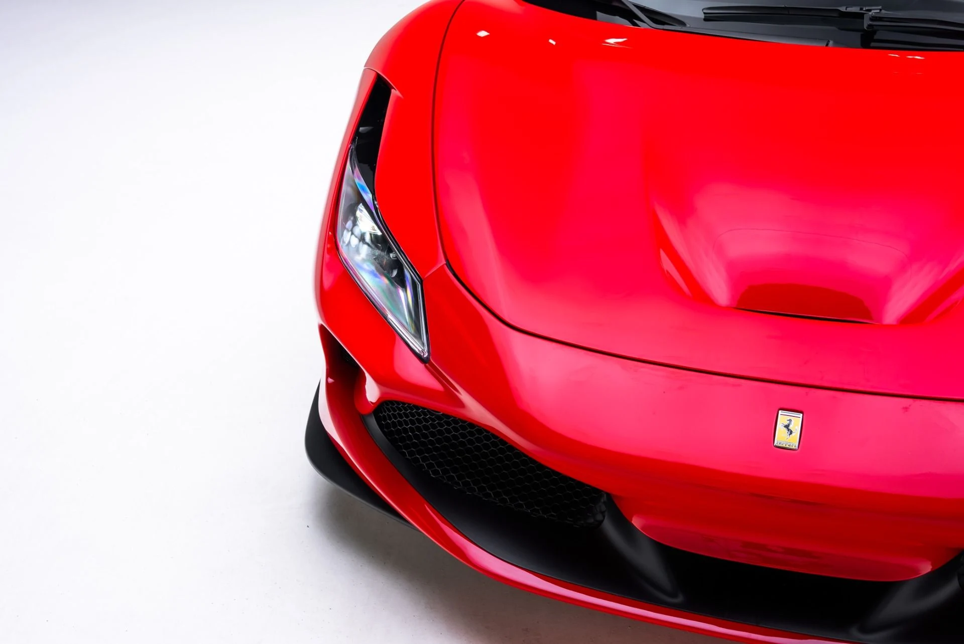 mph012_769297687_Used_2022_Ferrari_F8_Spider_1772060446_80a4e96b3f