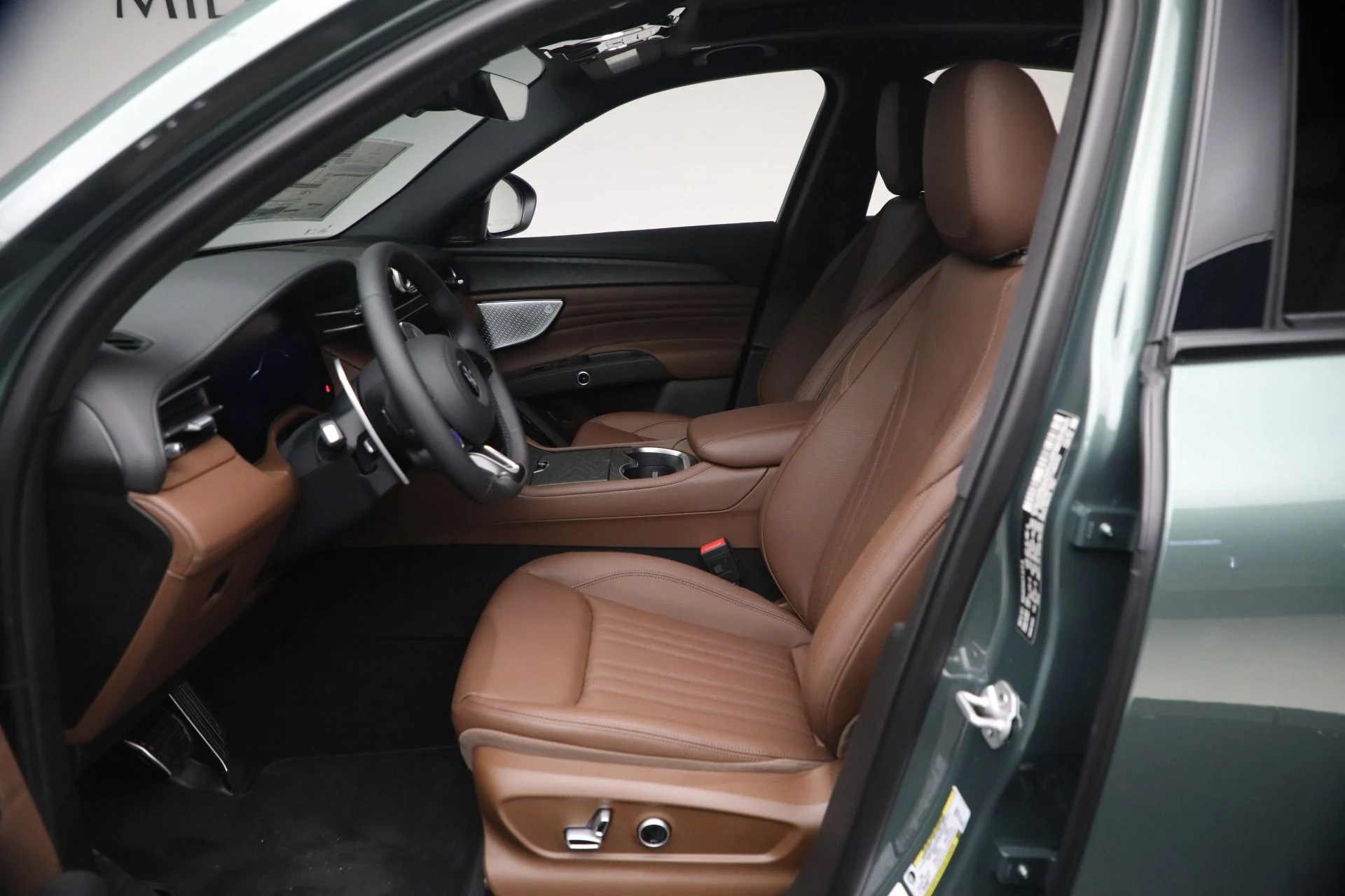 mph012_780246768_New_2026_Maserati_Grecale_Modena_V6_1777492729_0d8b2857ba