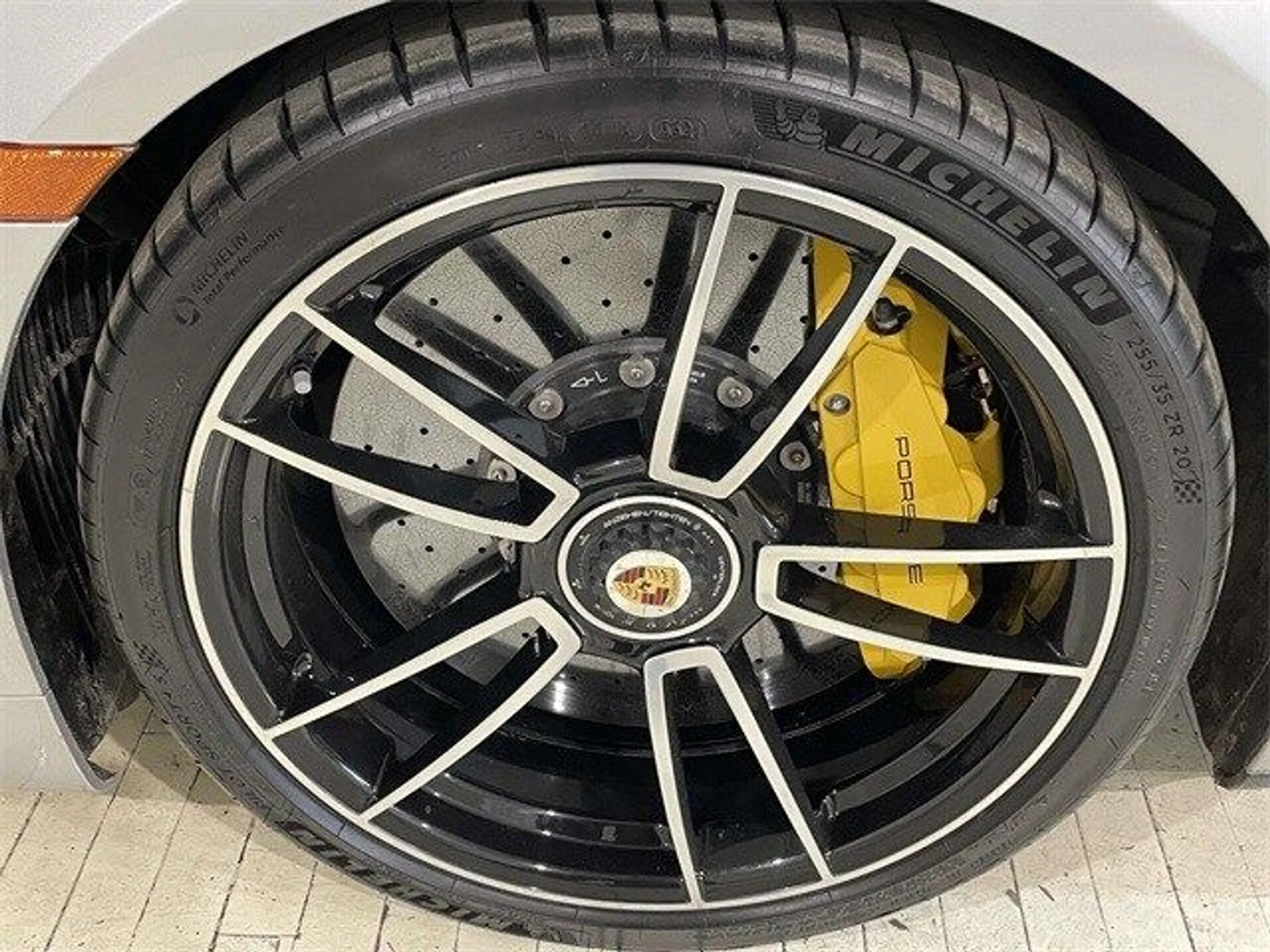 mph012_789453749_d51828cee2101c40138326cbbd7625b6x_5dcde0ca17