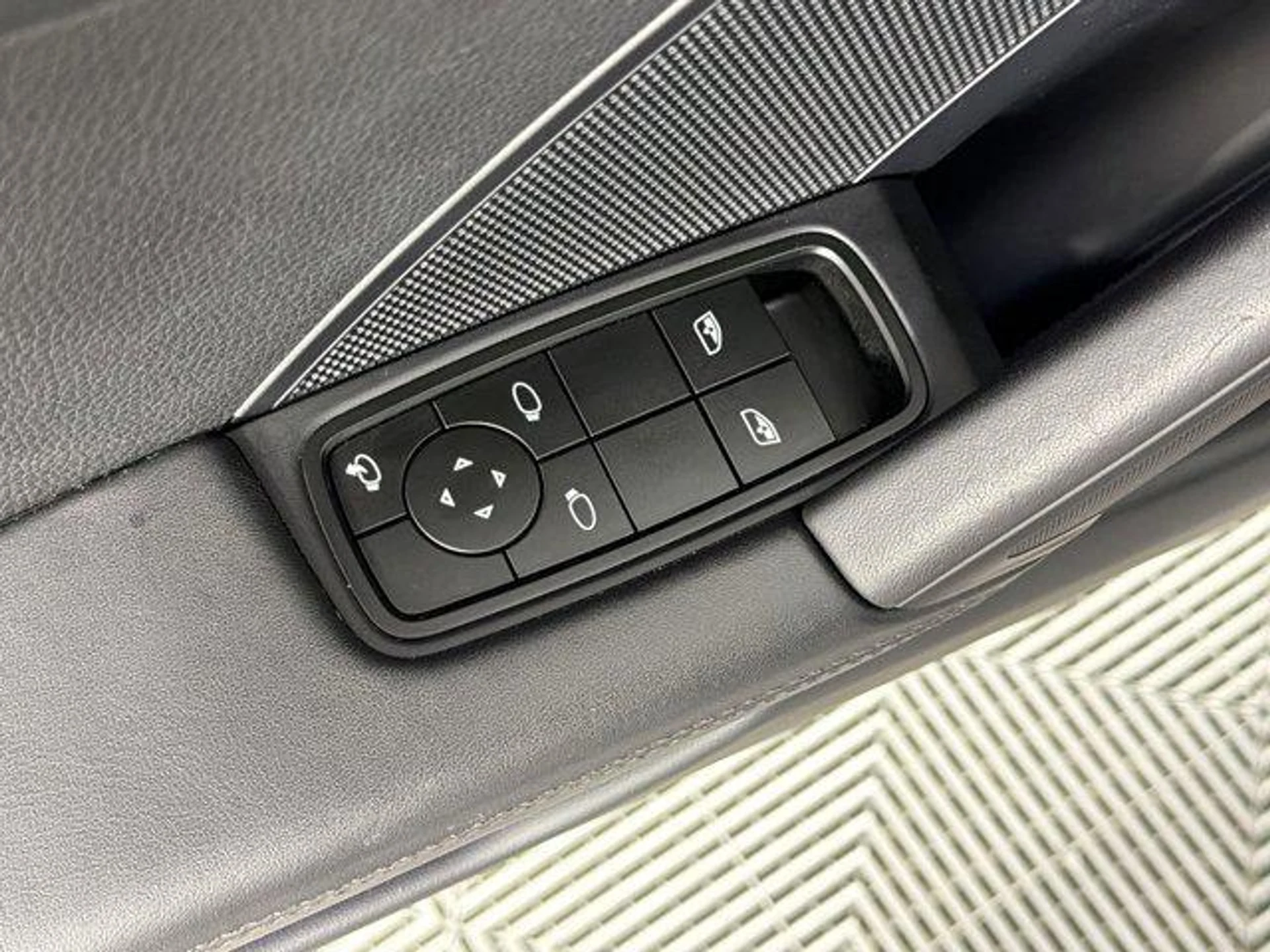 mph012_811171782_Jhcv_Grbb5_J7b_Mi8_UXBW_Icp_Y_Kl_YY_0dc89811b0