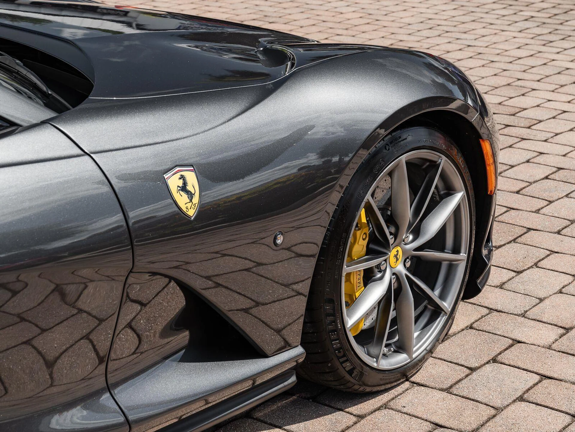 mph012_816439513_Used_2022_Ferrari_812_GTS_Convertible_1784905667_478e61e357