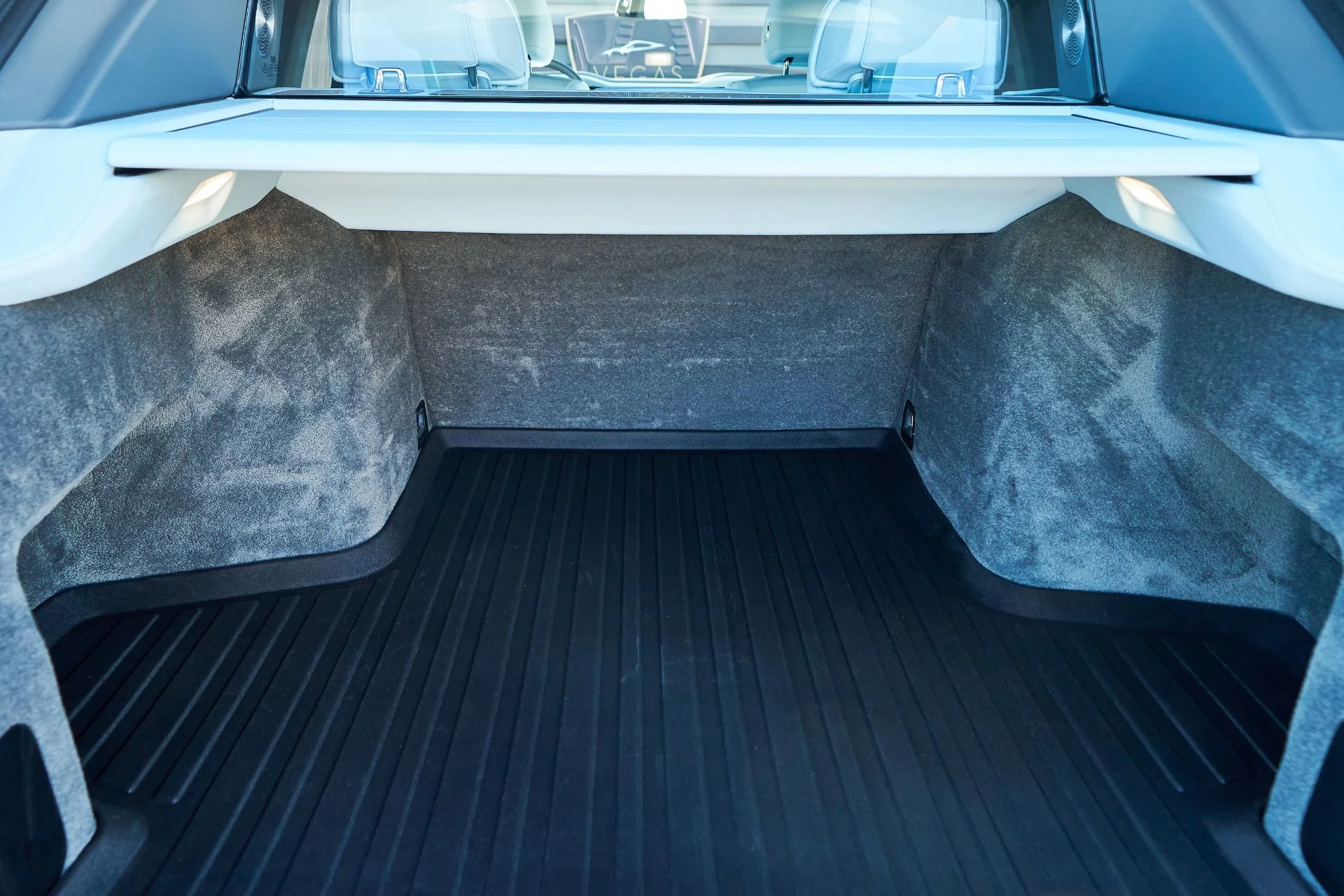 mph012_818429629_Used_2022_Rolls_Royce_Cullinan_Black_Badge_1765410983_7afe12d9e6