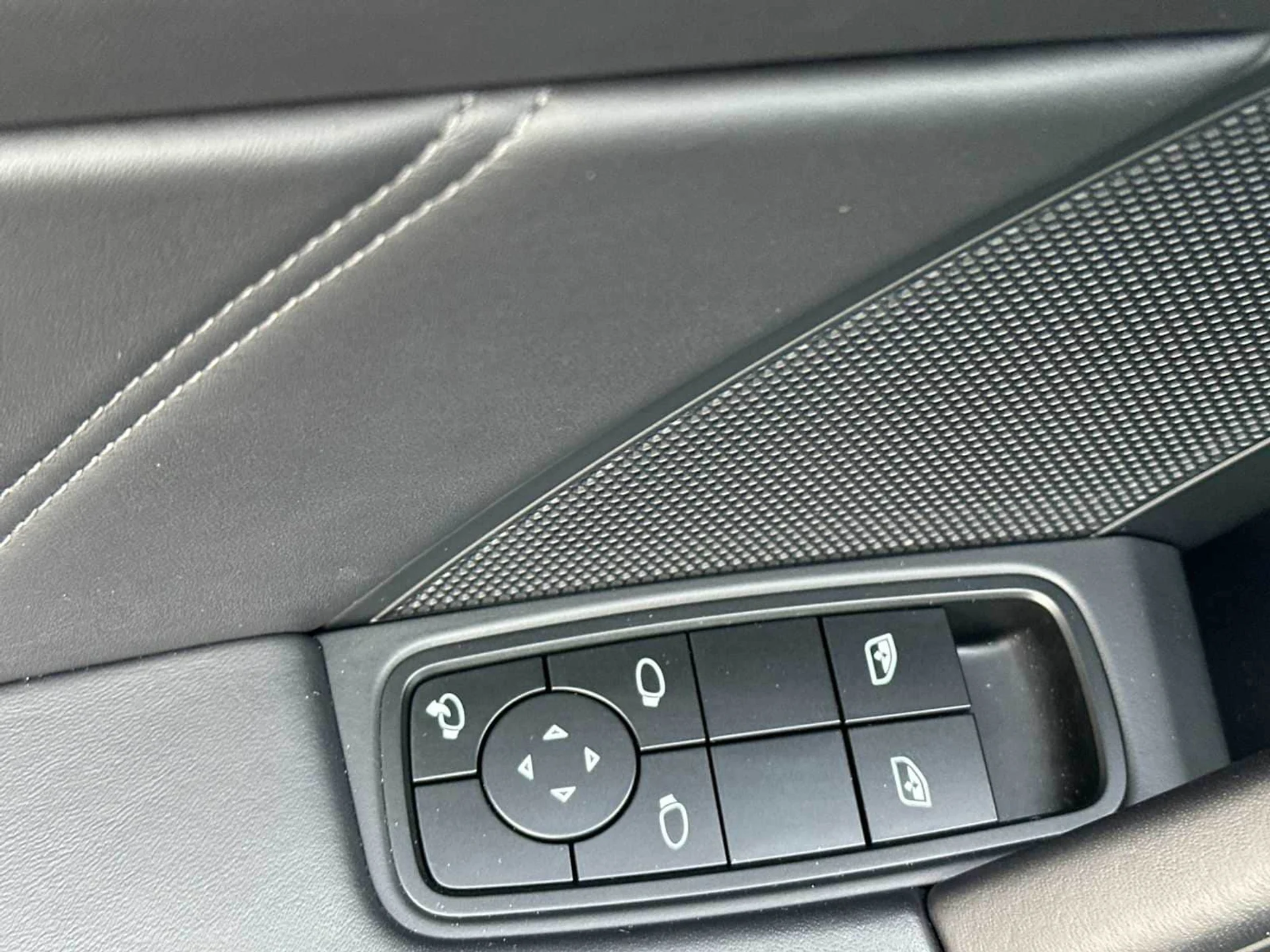 mph012_819564341_92fad0444e0b544c8385809878ee8d14x_66ffeabdf6