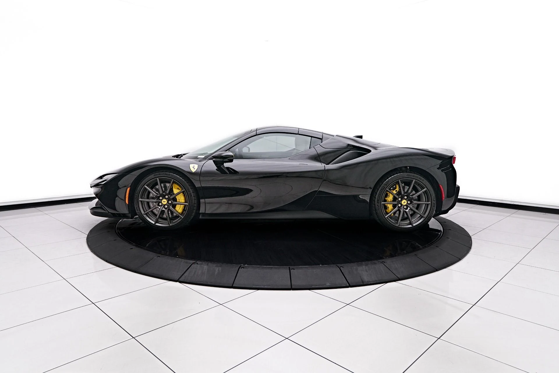 mph012_821530094_Used_2024_Ferrari_SF_90_Spider_Base_1755223316_7c5d9c29f7