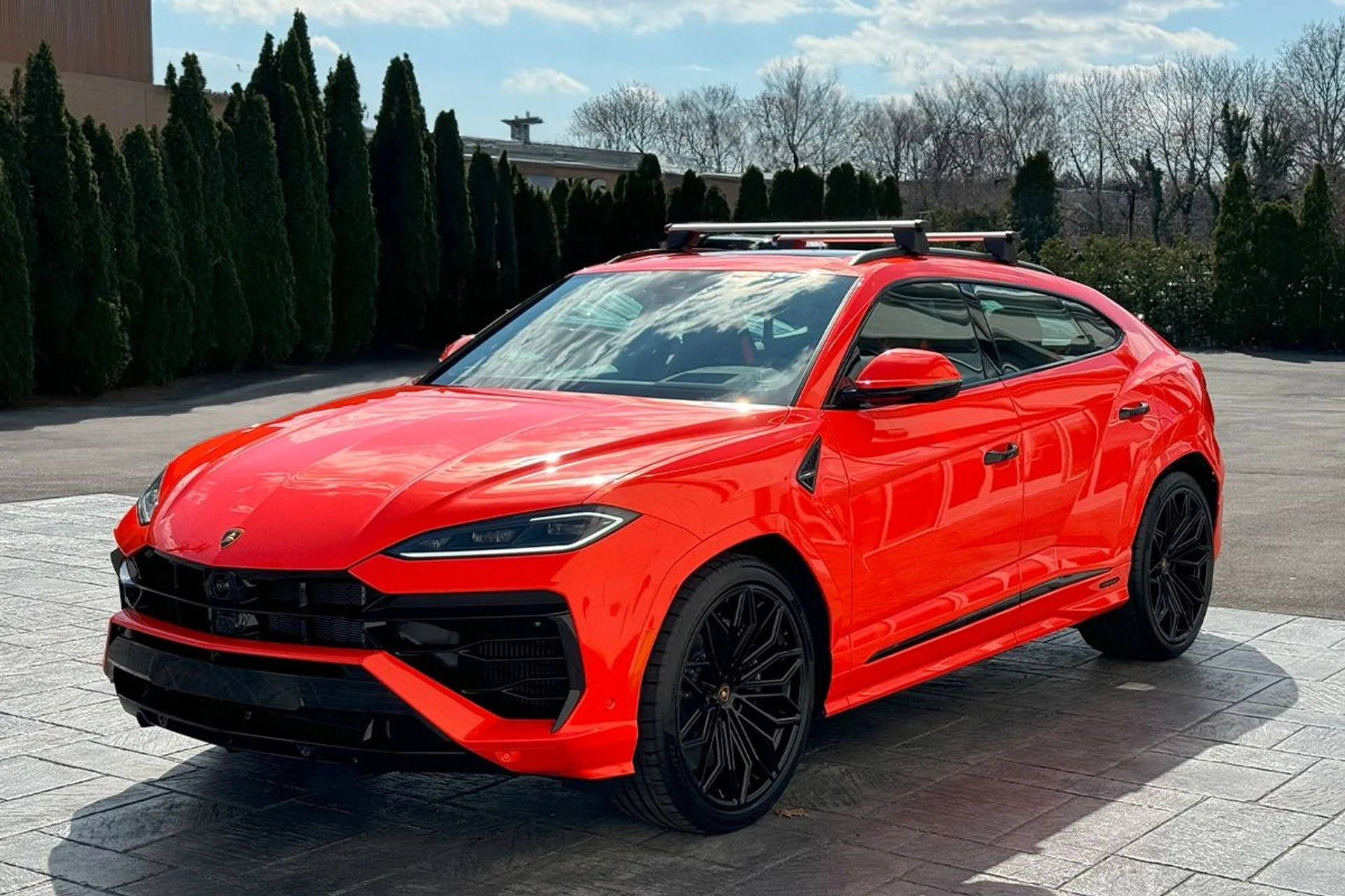 mph012_825527259_Used_2025_Lamborghini_Urus_SE_1764804772_2c46bd5412
