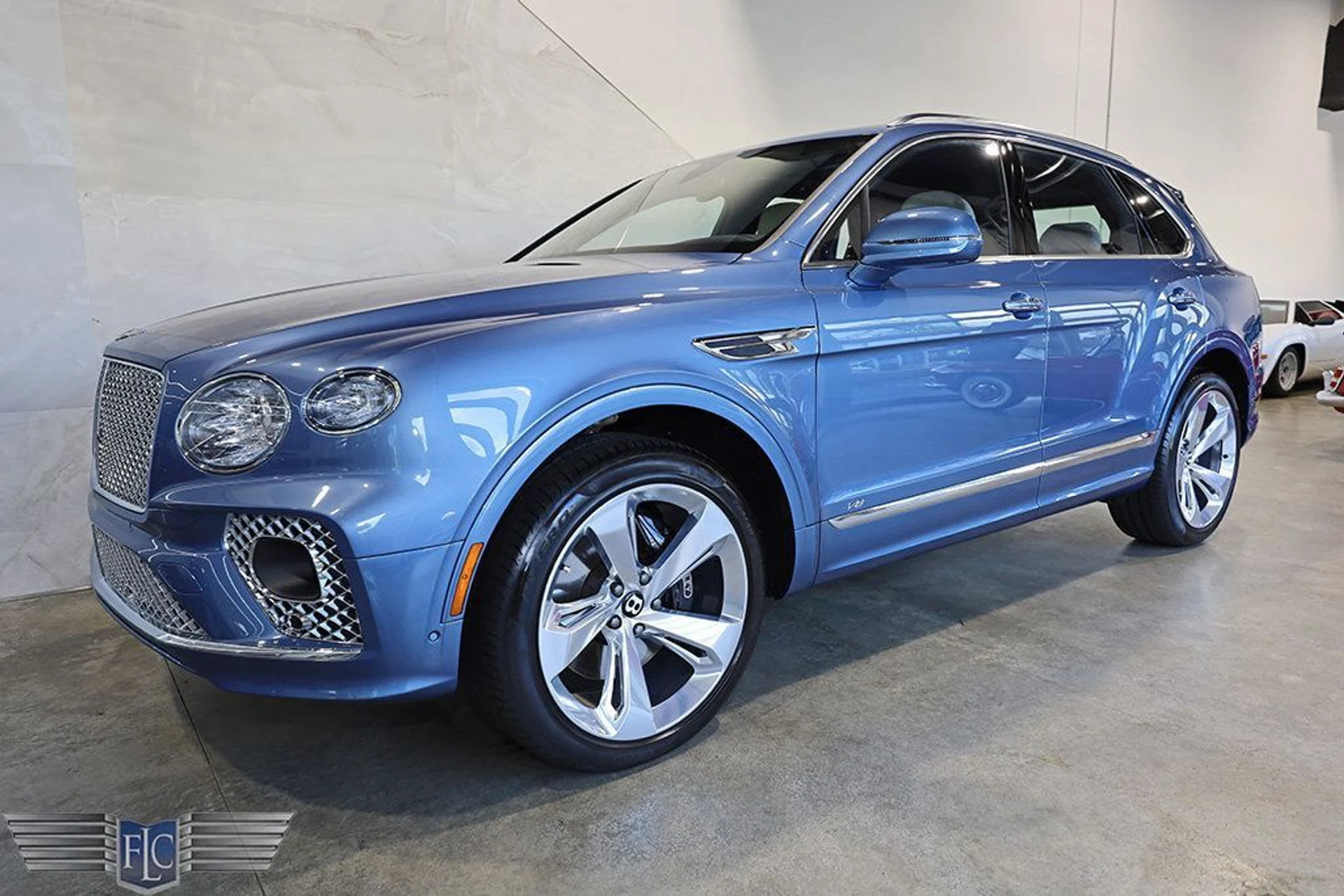 mph012_82572436_used_2022_bentley_bentayga_v8awd_9689_22903607_13_1024_7813499e7f
