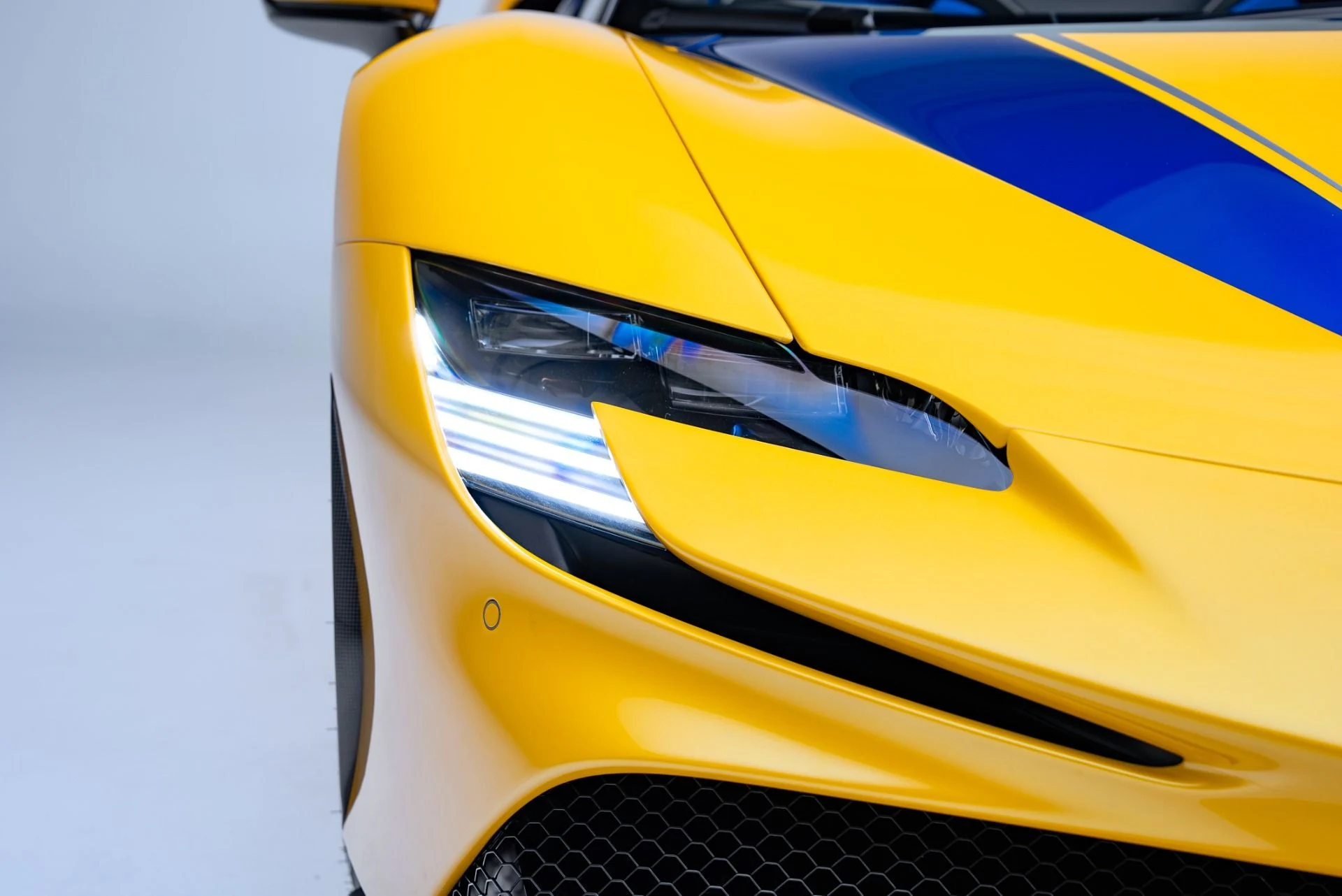 mph012_832937857_Used_2023_Ferrari_SF_90_Spider_1773351376_378272b1f8