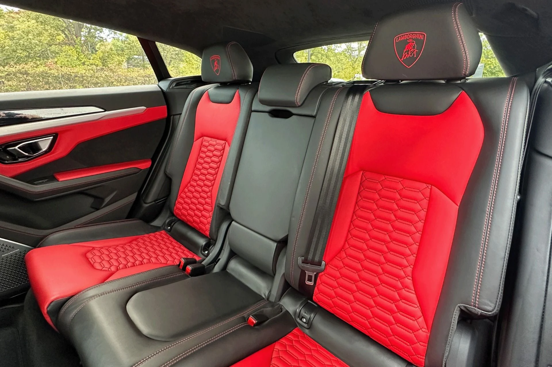 mph012_83712958_Used_2019_Lamborghini_Urus_1760609107_93730e17c9