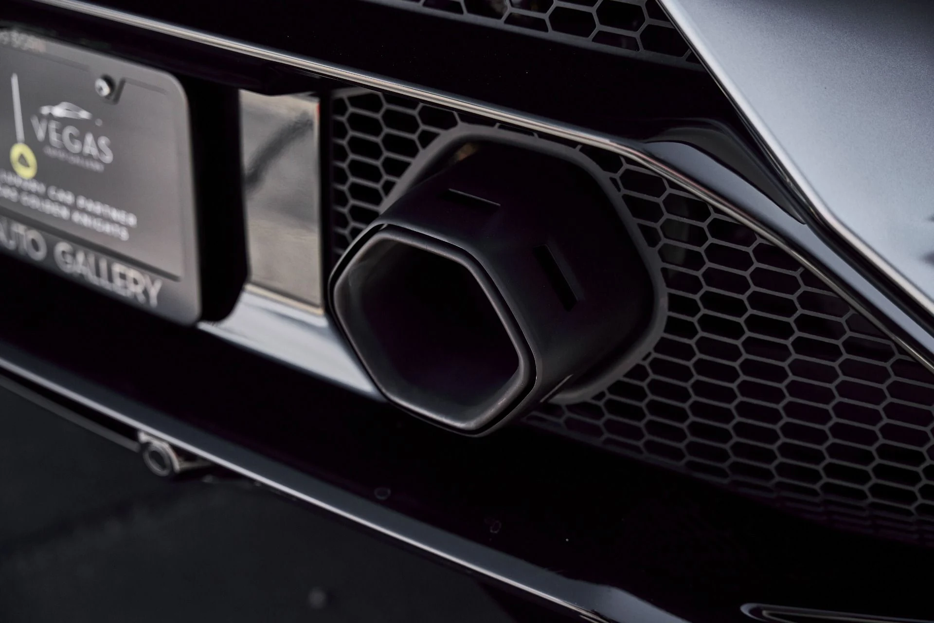 mph012_838719895_Used_2023_Lamborghini_Huracan_Tecnica_Base_1773532103_6c6ee26bdb