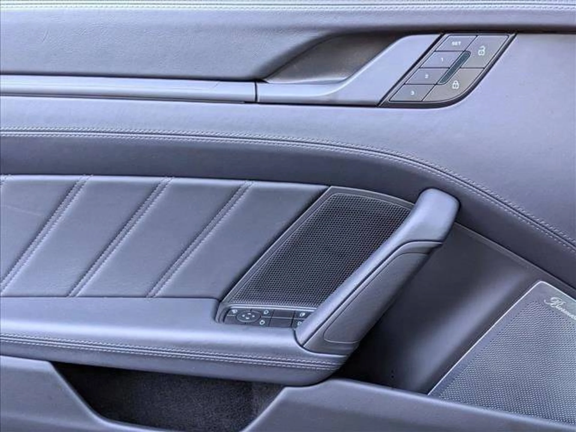 mph012_847152478_573fcfa973e96d983f0424c0678bf0b5x_a3be0e8f56