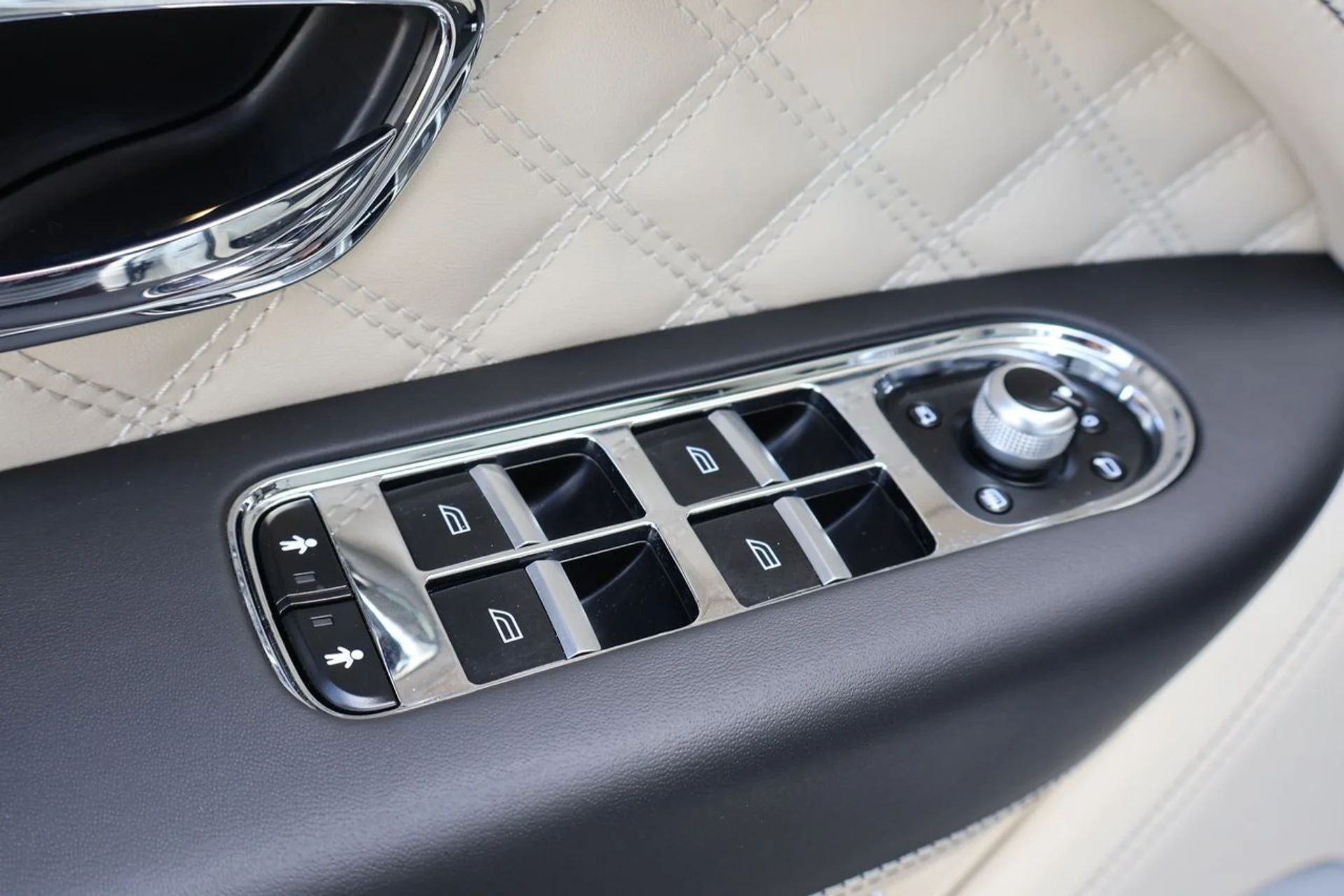 mph012_85076847_13_fcf23cdb53