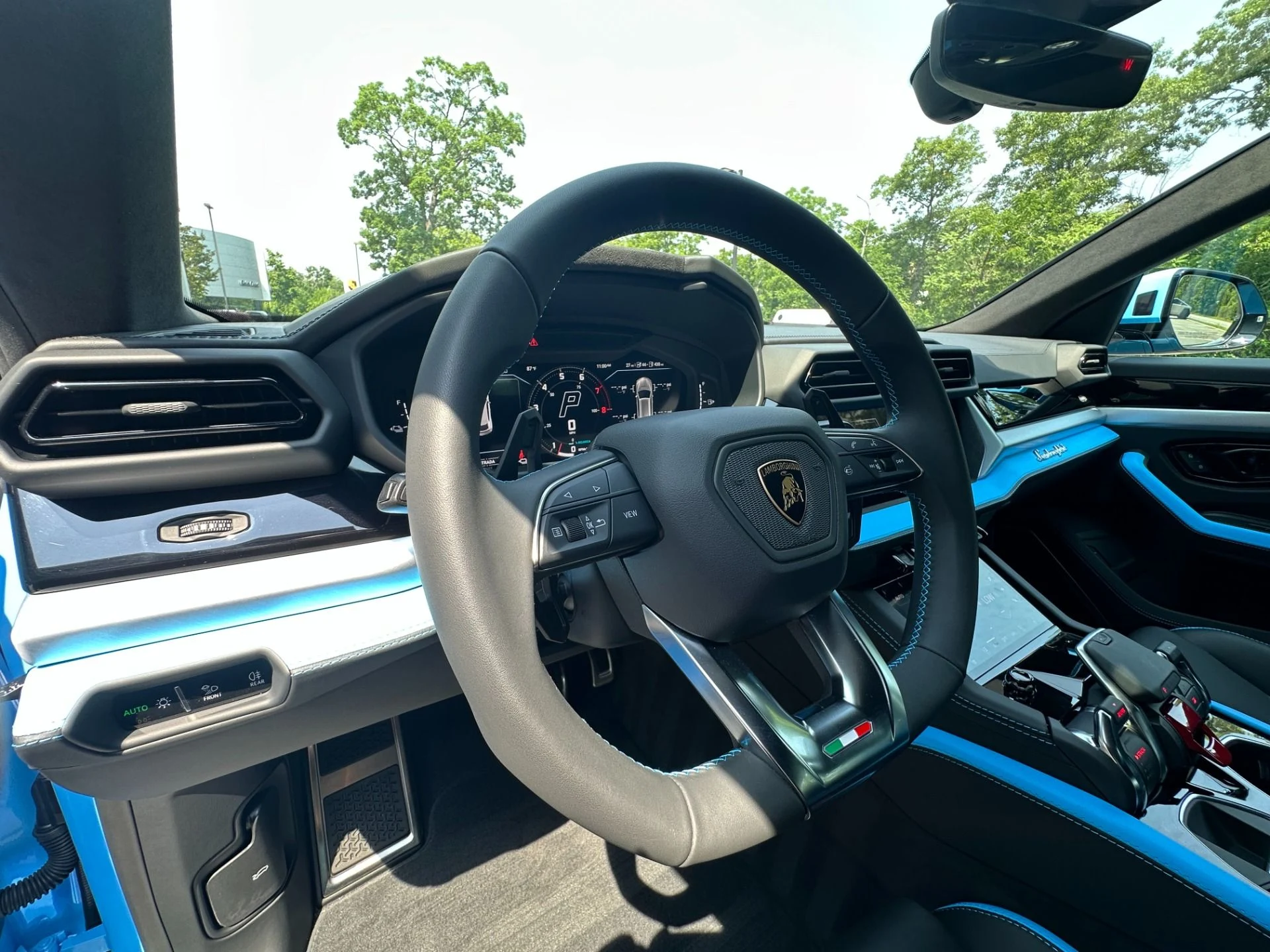 mph012_854525605_Used_2026_Lamborghini_Urus_SE_1783978520_3fd556c210