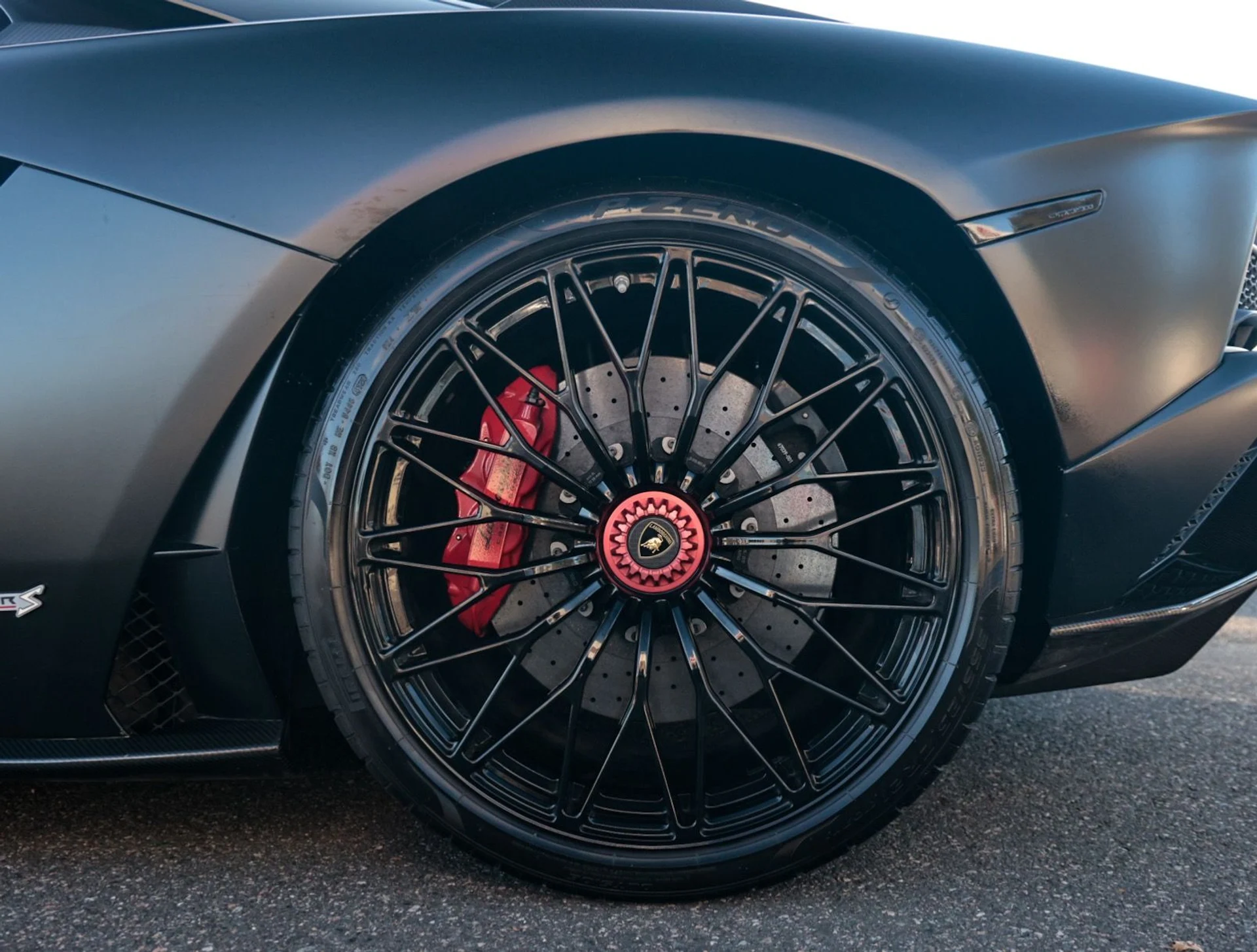 mph012_865173441_Used_2018_Lamborghini_Aventador_S_1762208345_e22427a3f9