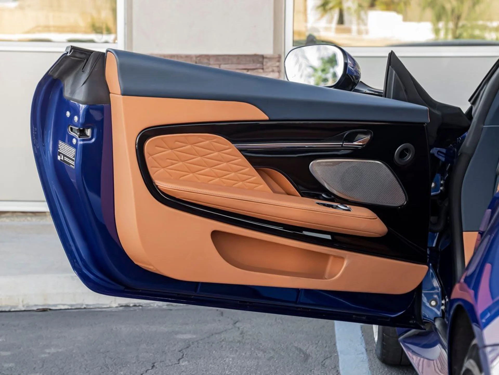 mph012_868402887_13_b6e24215b3