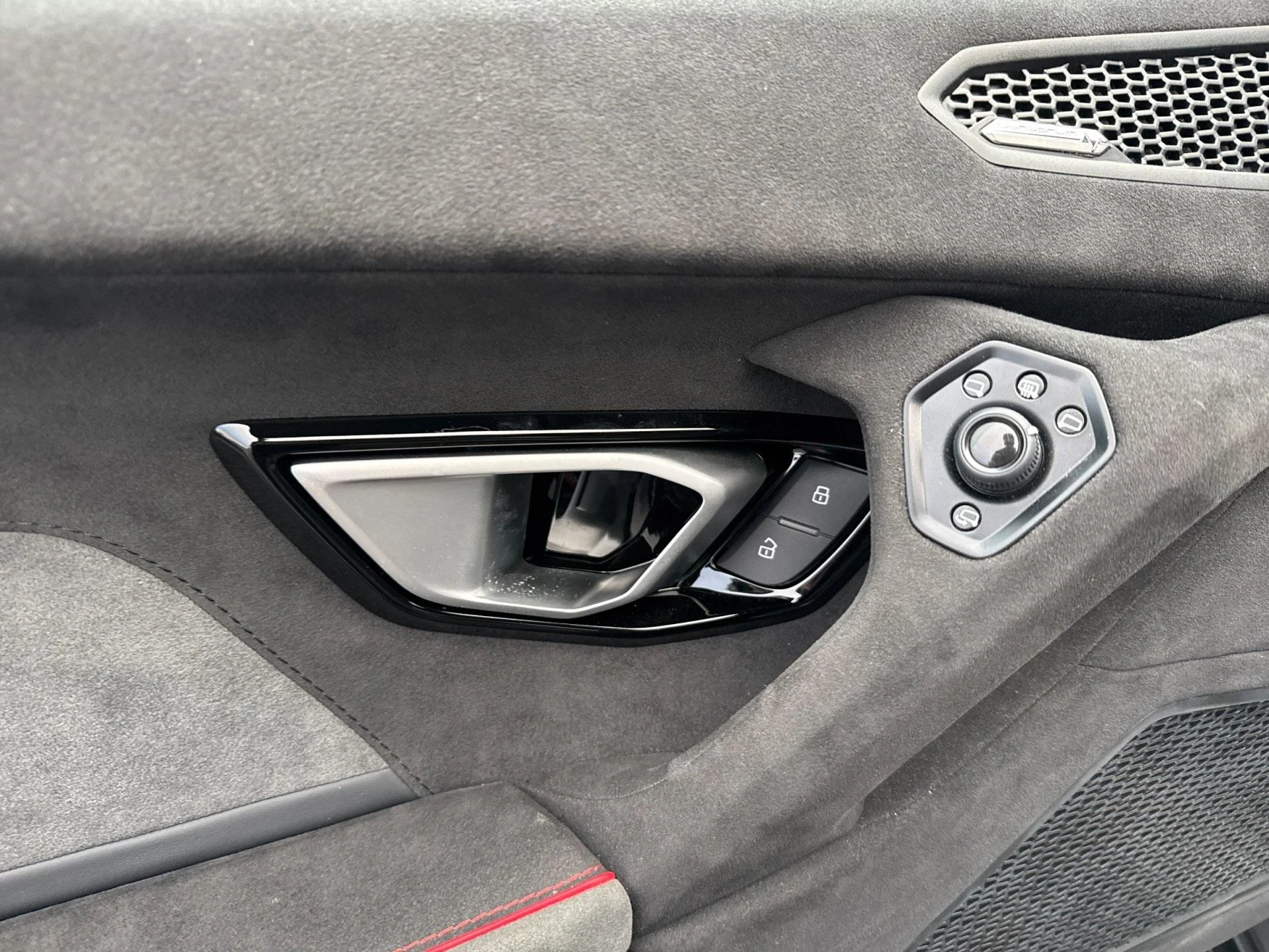 mph012_868880452_Used_2024_Lamborghini_Huracan_Sterrato_Selezione_CPO_1769008633_e58b396271