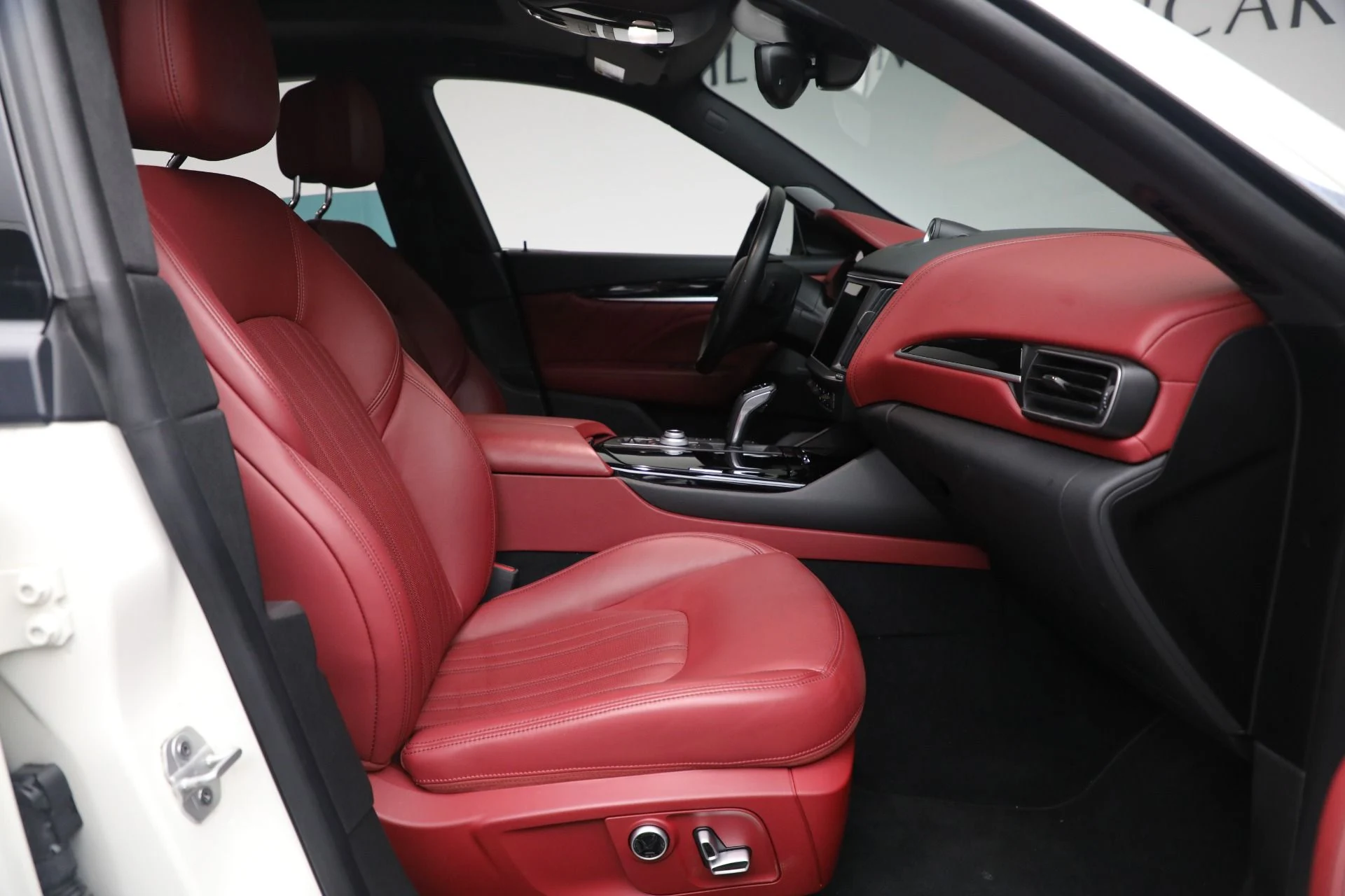 mph012_870046089_Used_2022_Maserati_Levante_GT_3a16868d11