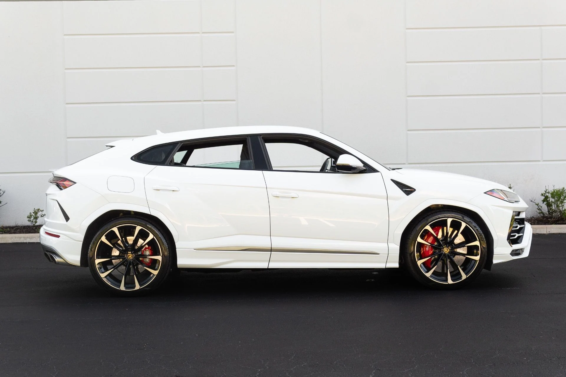 mph012_870365085_Used_2022_Lamborghini_Urus_1778780626_10383eadec