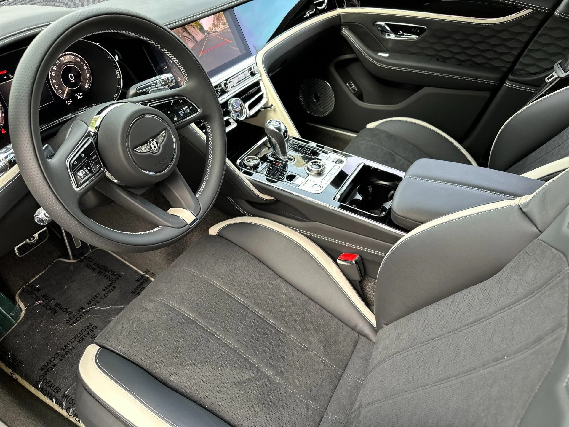 mph012_872300070_New_2025_Bentley_Flying_Spur_Speed_1760604233_f630bc7691